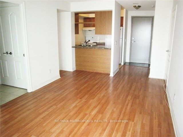 60 Town Centre Court 2106, Toronto, ON M1P 0B1 photo 3