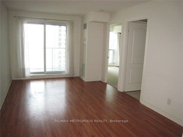 60 Town Centre Court 2106, Toronto, ON M1P 0B1 photo 5