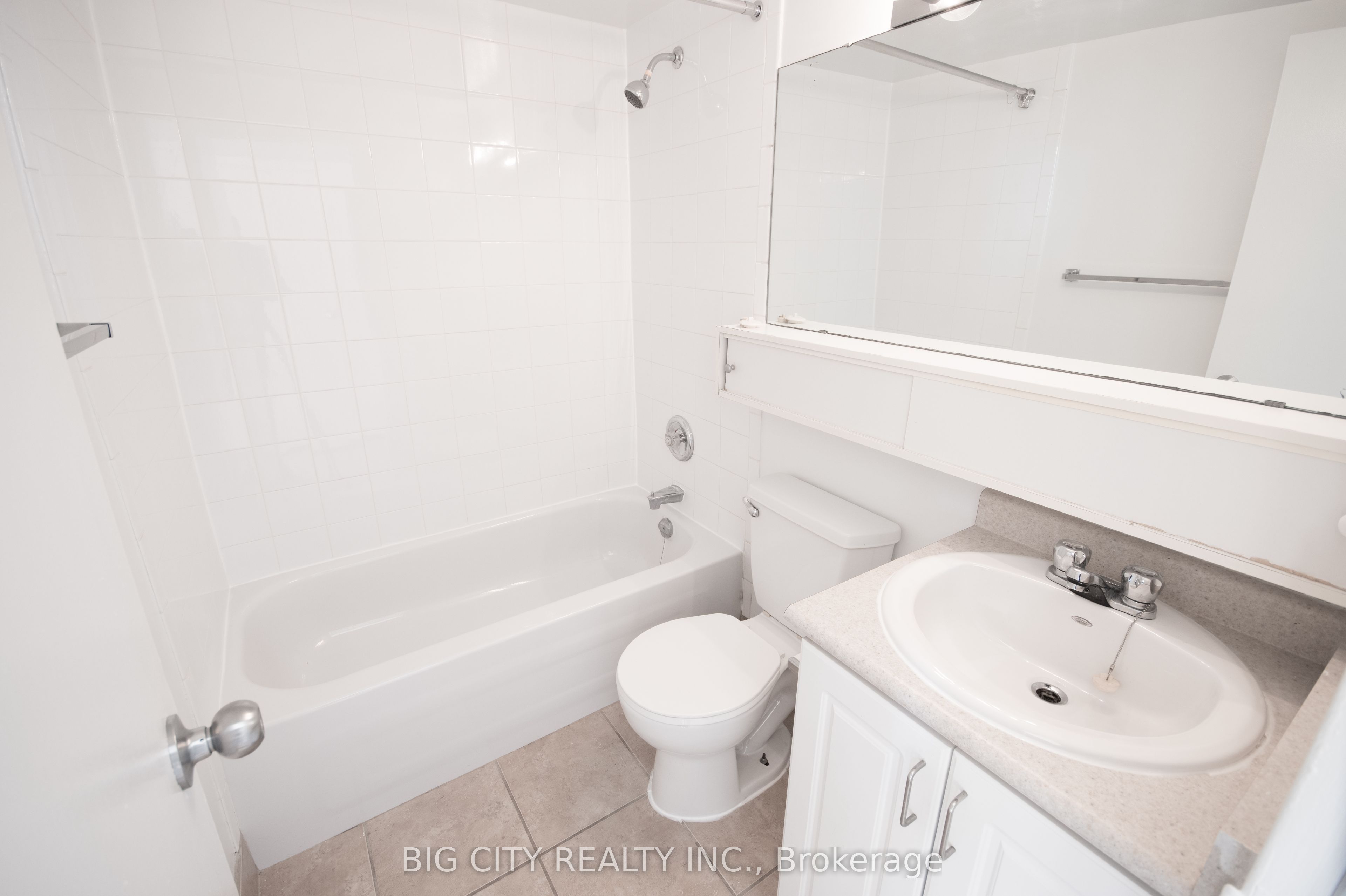 70 Cambridge Avenue 22, Toronto, ON M4K 2L5 photo 4