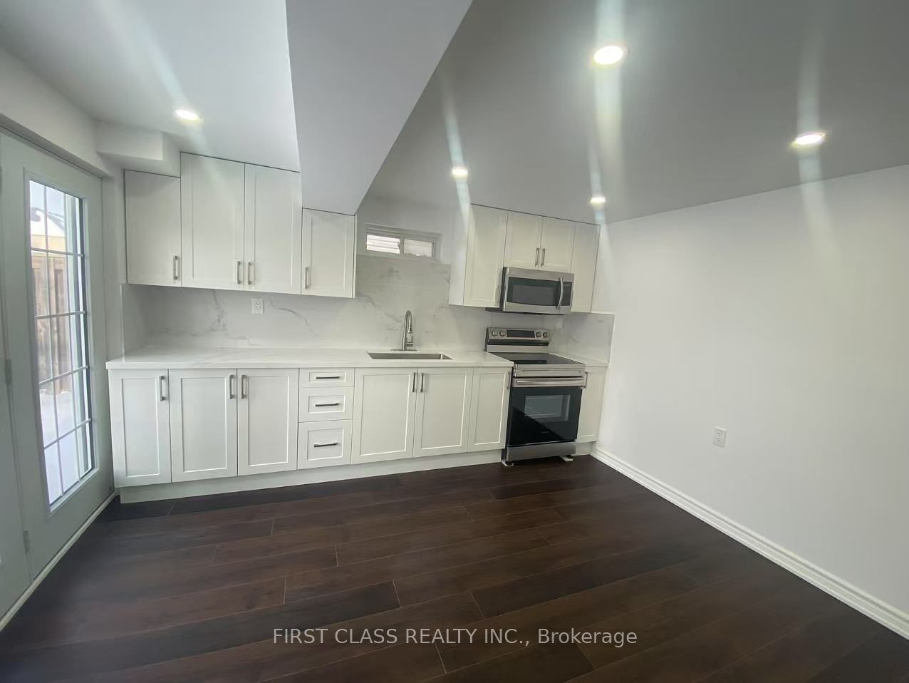 1716 Arborwood Drive, Oshawa, ON L1K 0P1 photo 2
