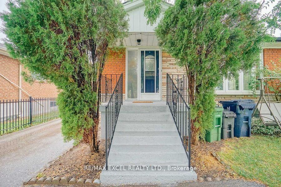 22 Gander Drive Main, Toronto, ON M1G 2W1 photo 2
