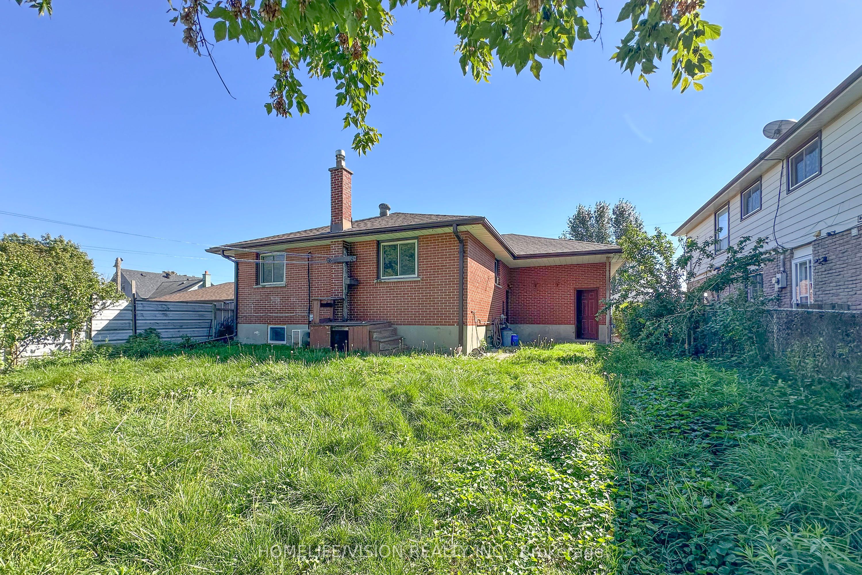 530 Dean Avenue, Oshawa, ON L1H 3E5