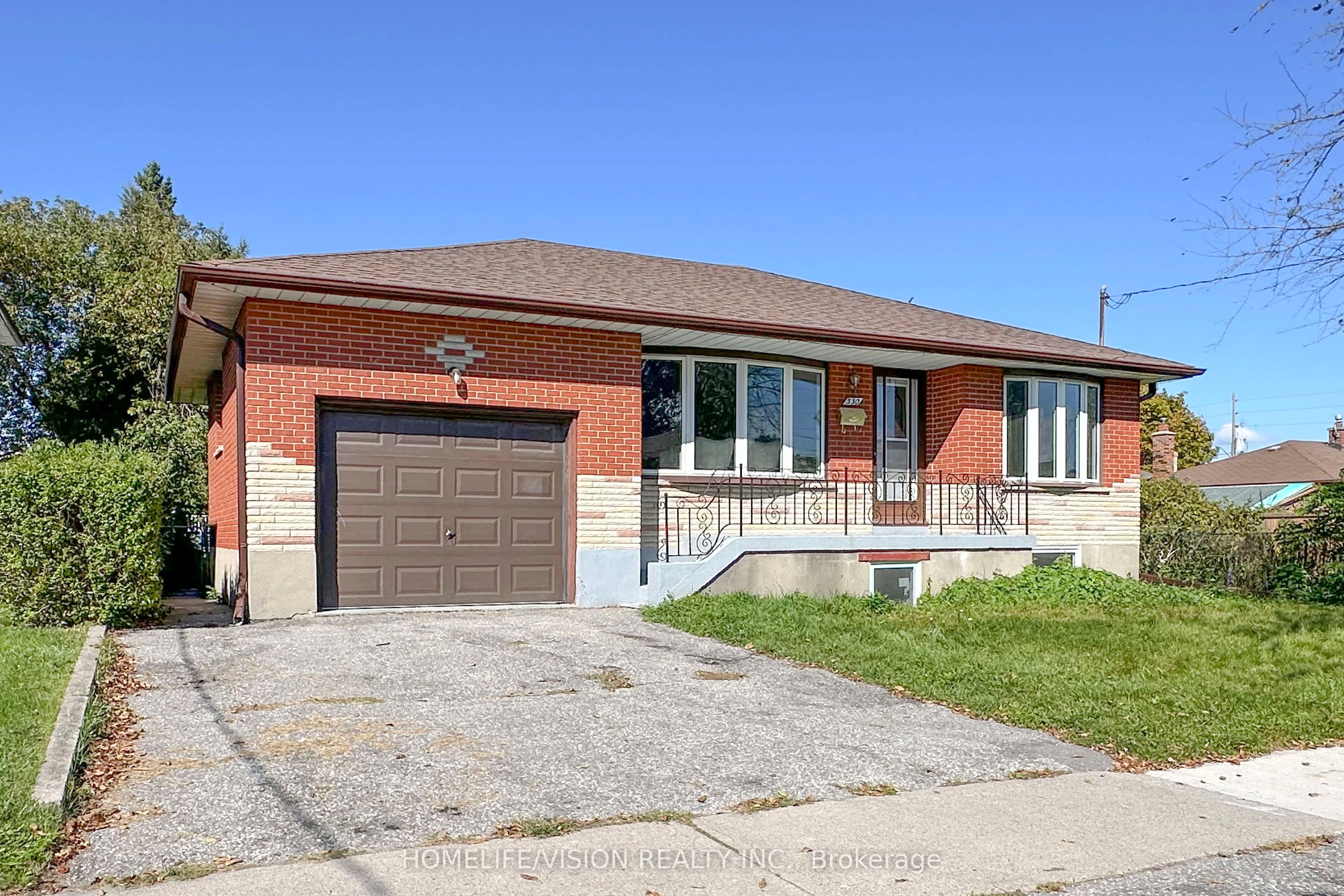 530 Dean Avenue, Oshawa, ON L1H 3E5 photo 3