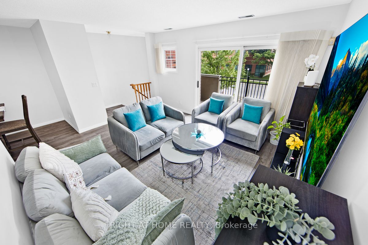 1400 The Esplanade N 702, Pickering, ON L1V 6V2 photo 2