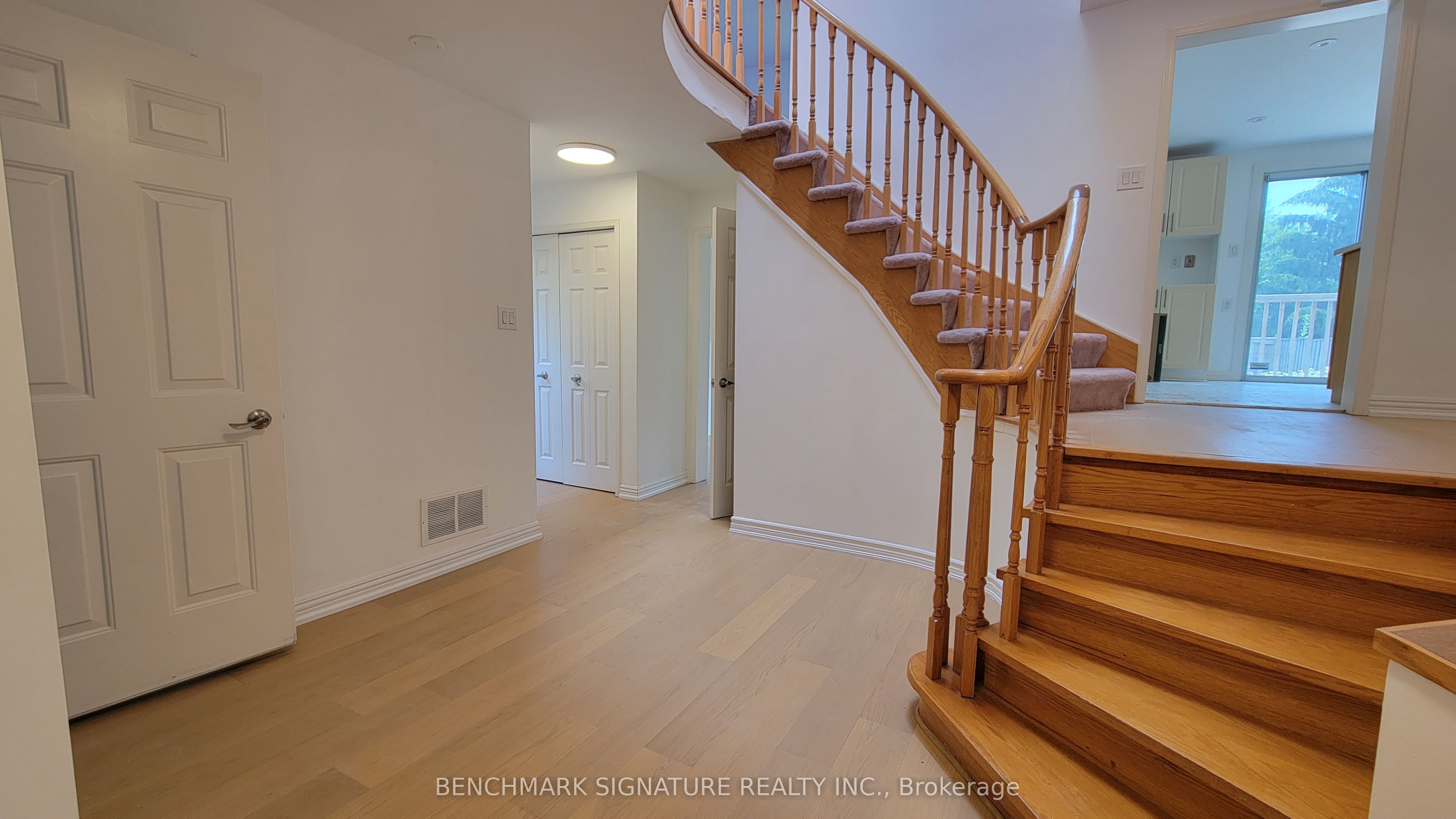35 Wintermute Boulevard, Toronto, ON M1W 3M5 photo 5