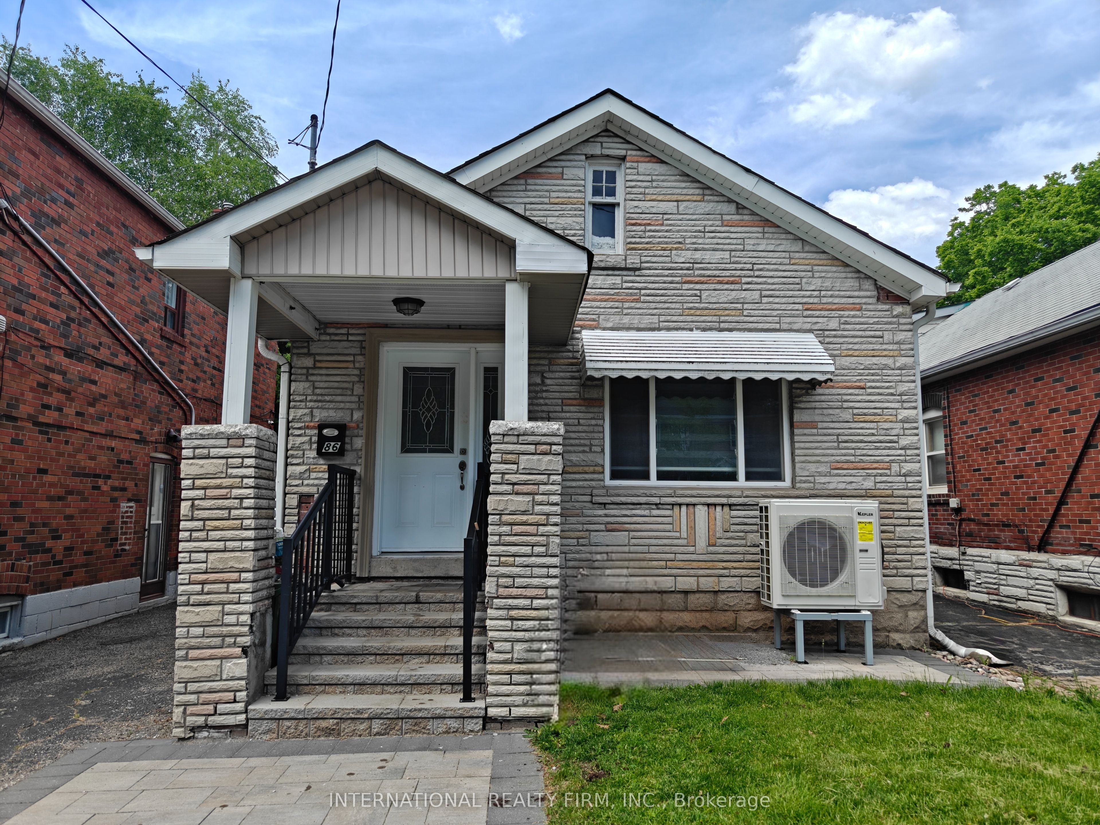 86 Patterson Avenue, Toronto, ON M1L 3Y4