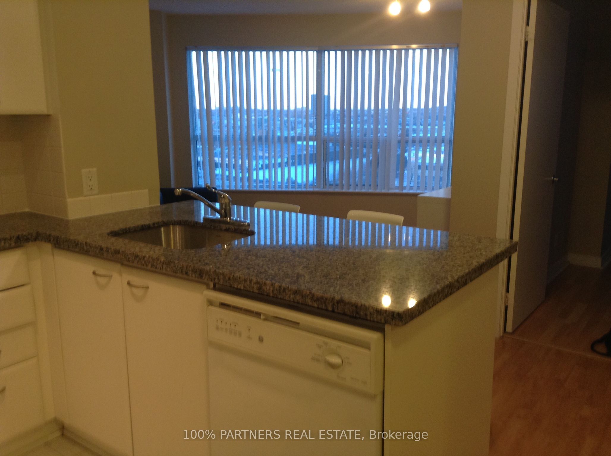 36 Lee Centre Drive 912, Toronto, ON M1H 3K2 photo 3