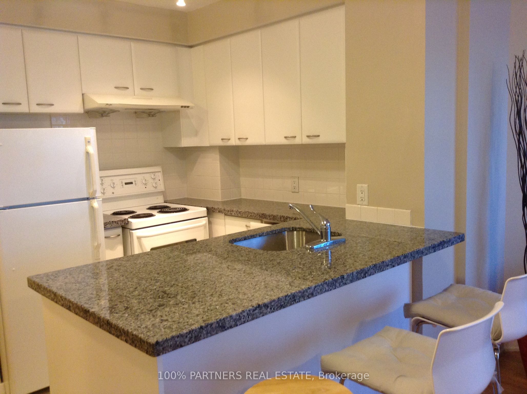 36 Lee Centre Drive 912, Toronto, ON M1H 3K2 photo 5