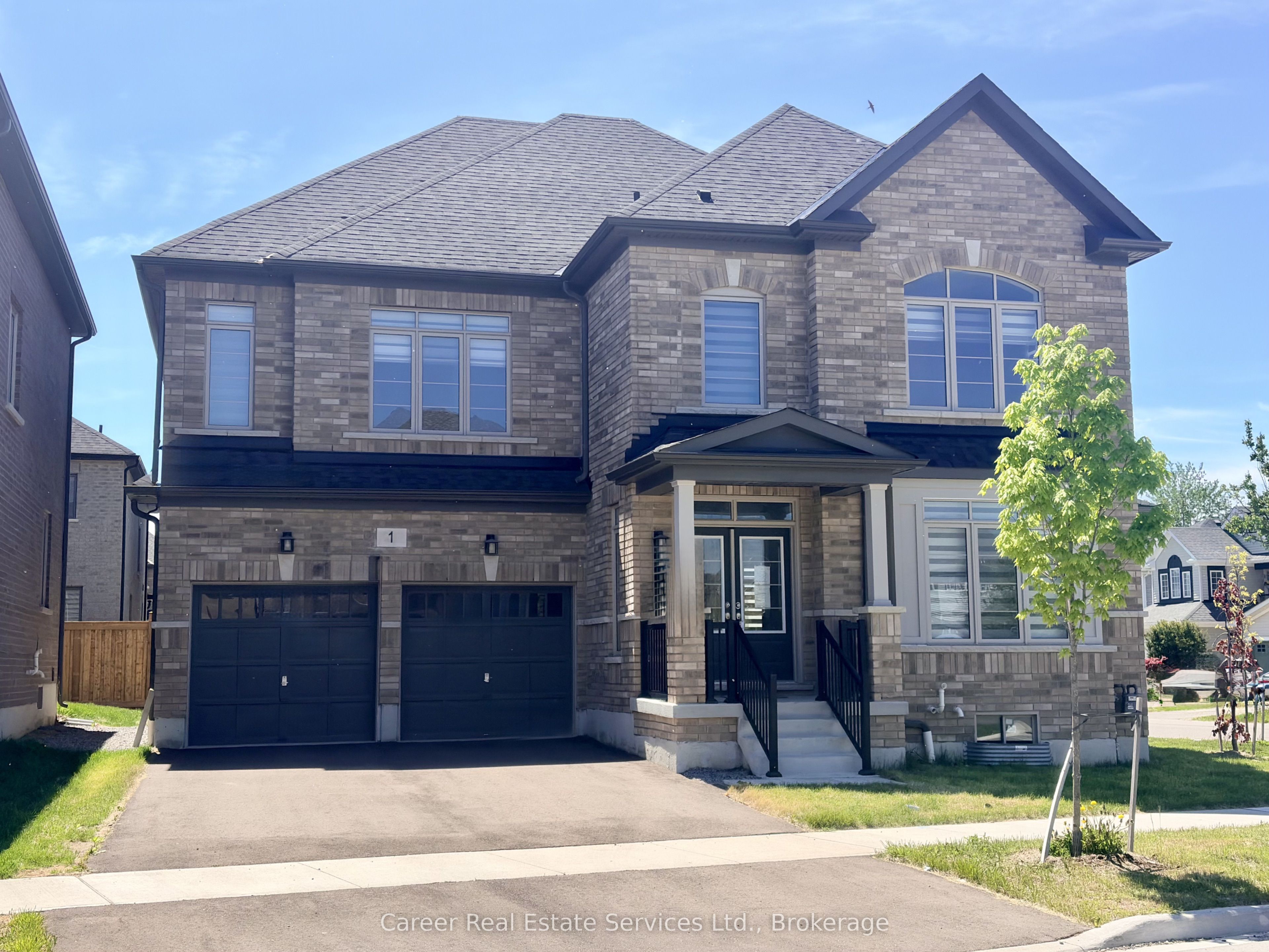 1 Waterfront Crescent, Whitby, ON L1N 0M9 photo 2