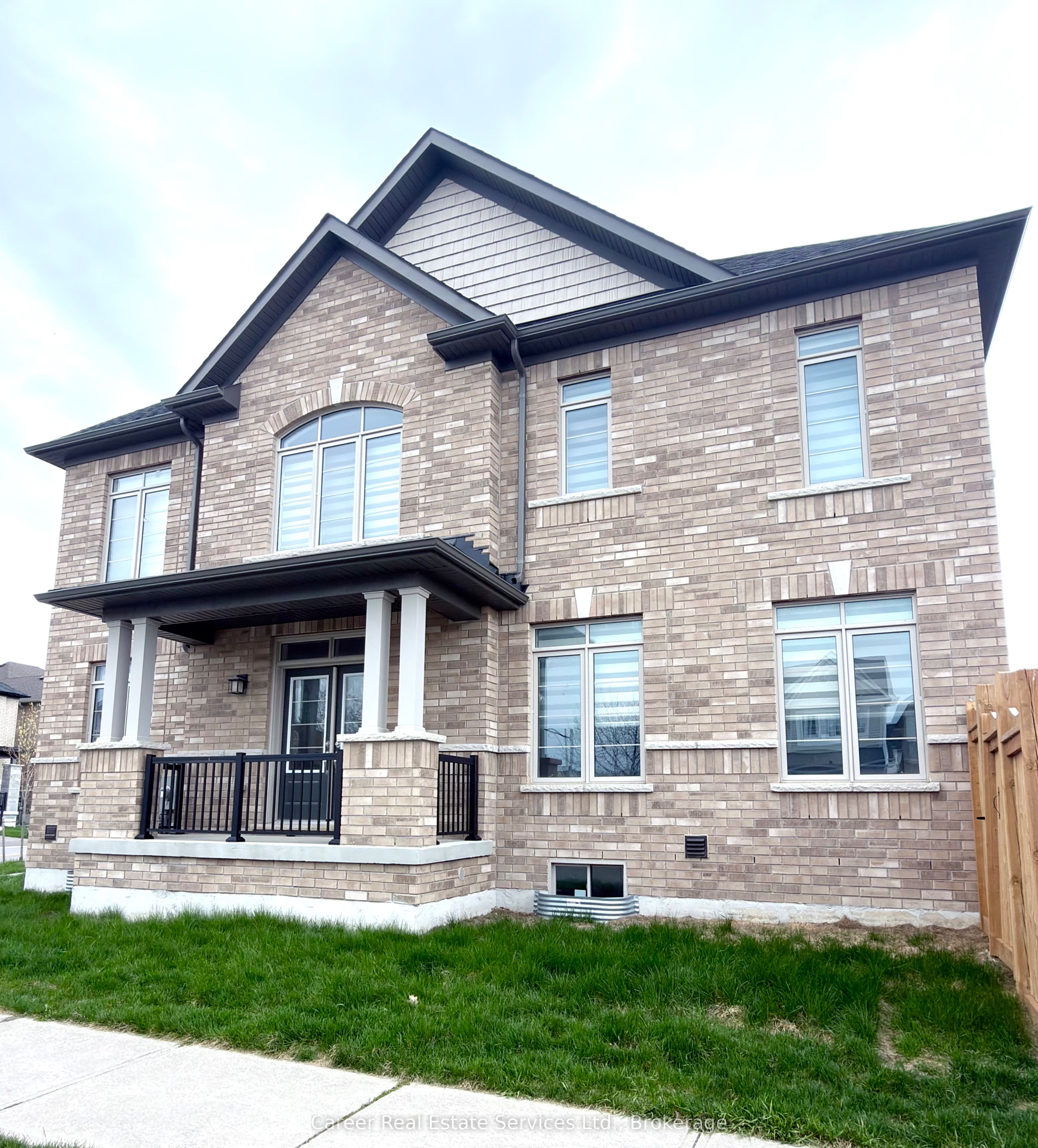 1 Waterfront Crescent, Whitby, ON L1N 0M9 photo 3