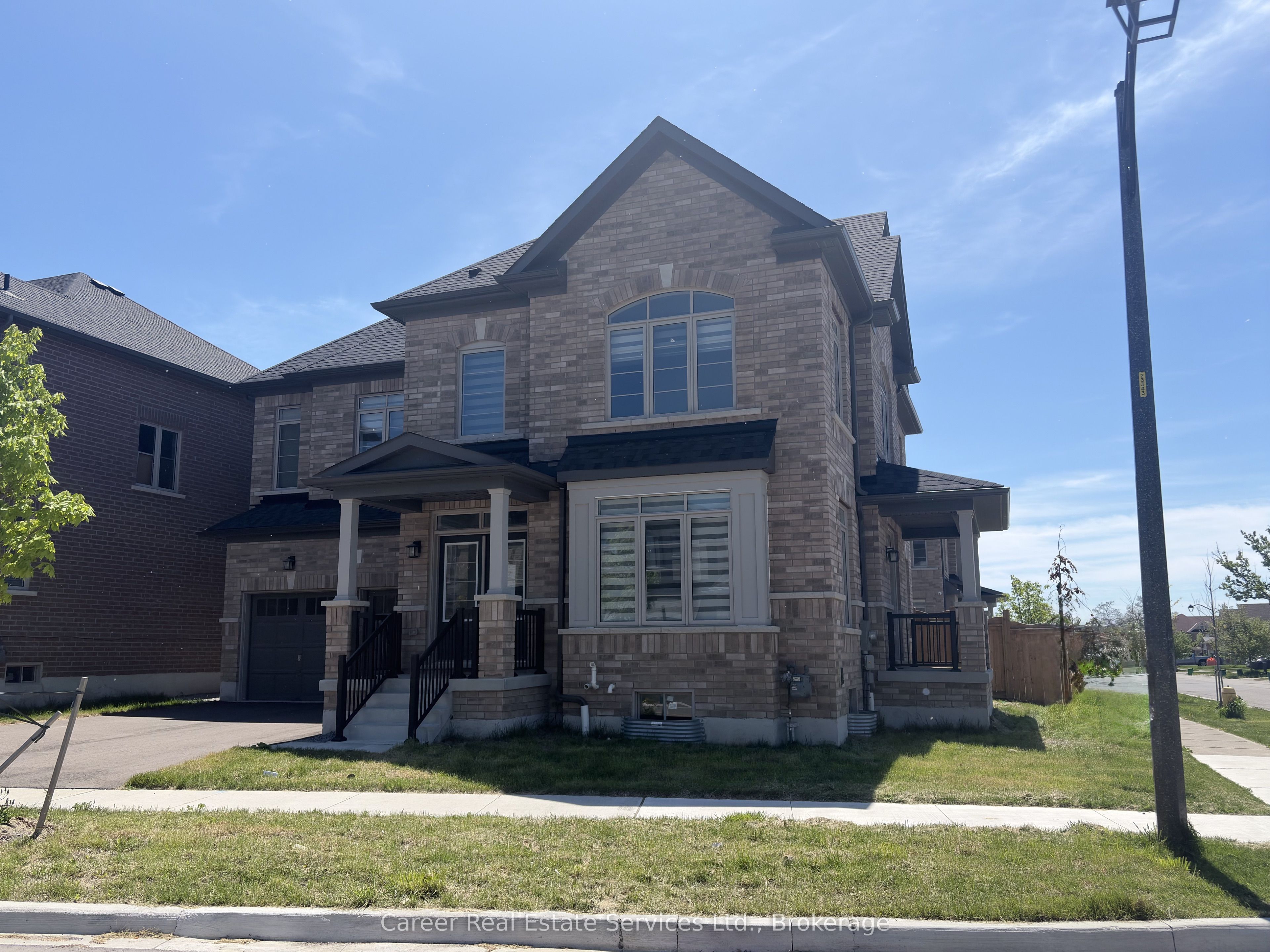 1 Waterfront Crescent, Whitby, ON L1N 0M9 photo 4