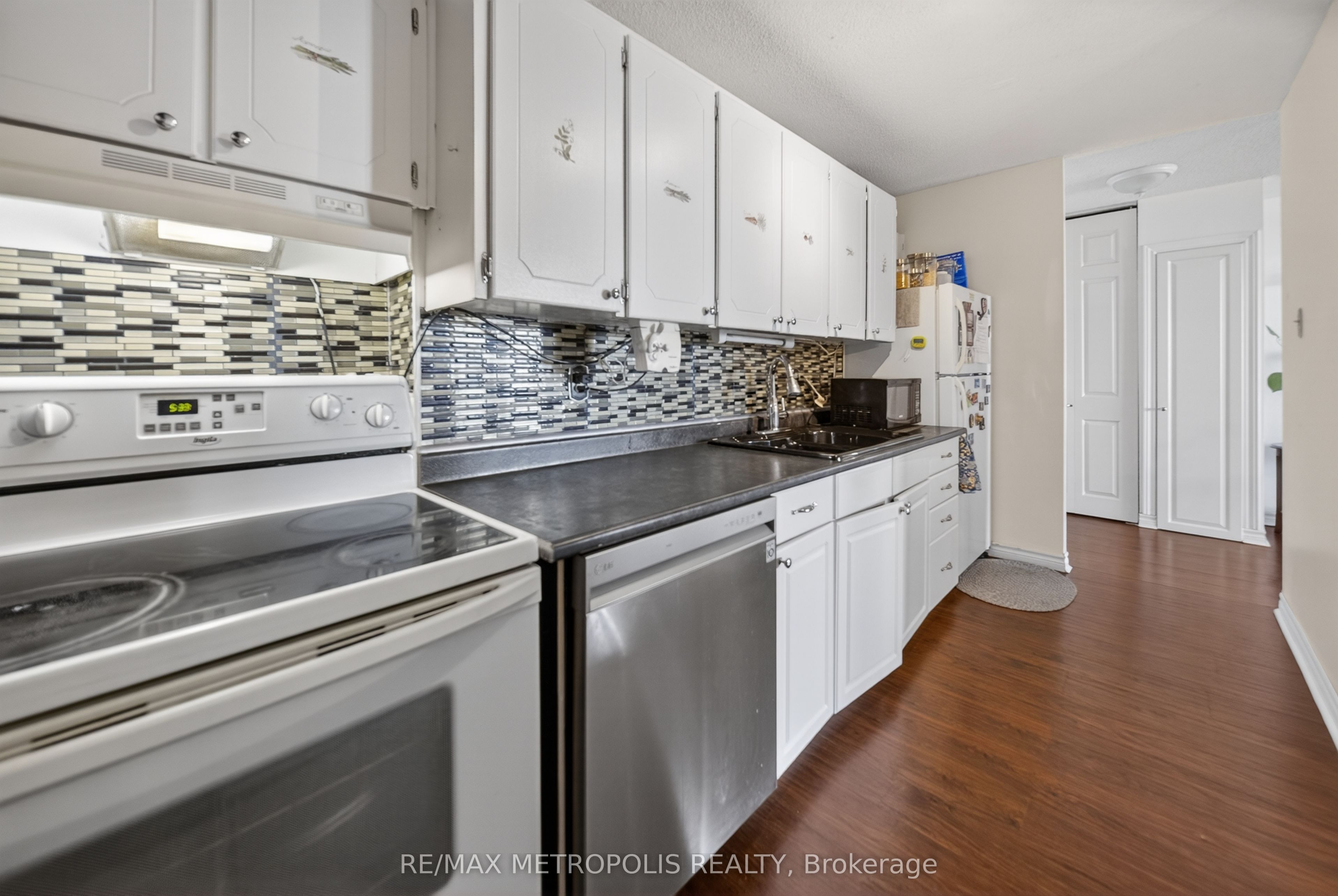 15 Torrance Road 1102, Toronto, ON M1J 3K2 photo 3