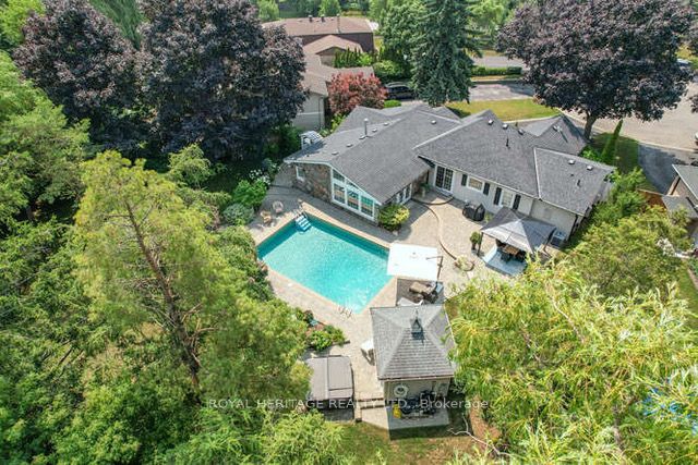1549 Willowside Court, Pickering, ON L1W 3P5 photo 2