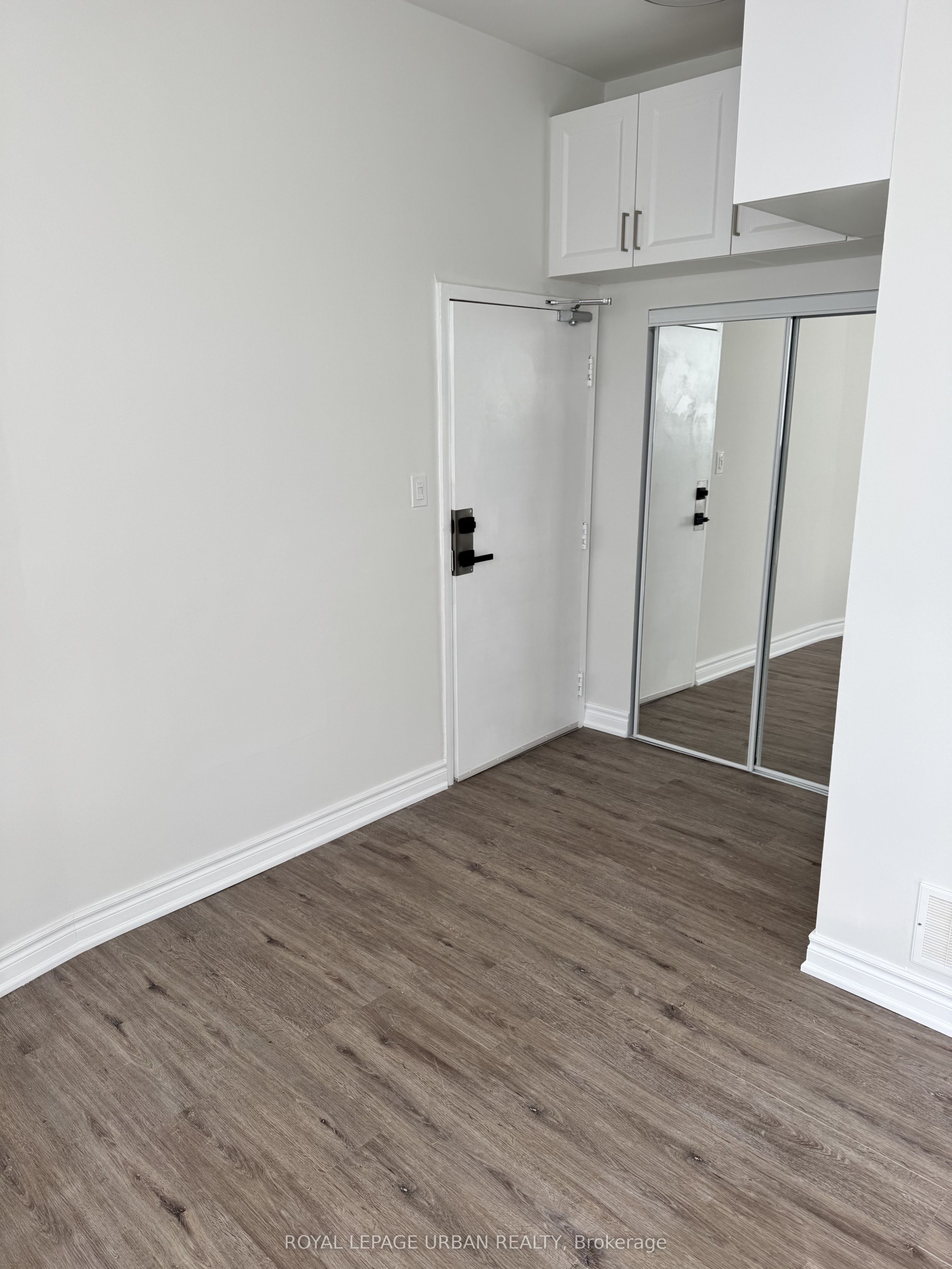 765 Pape Avenue 206, Toronto, ON M4K 3T2 photo 2