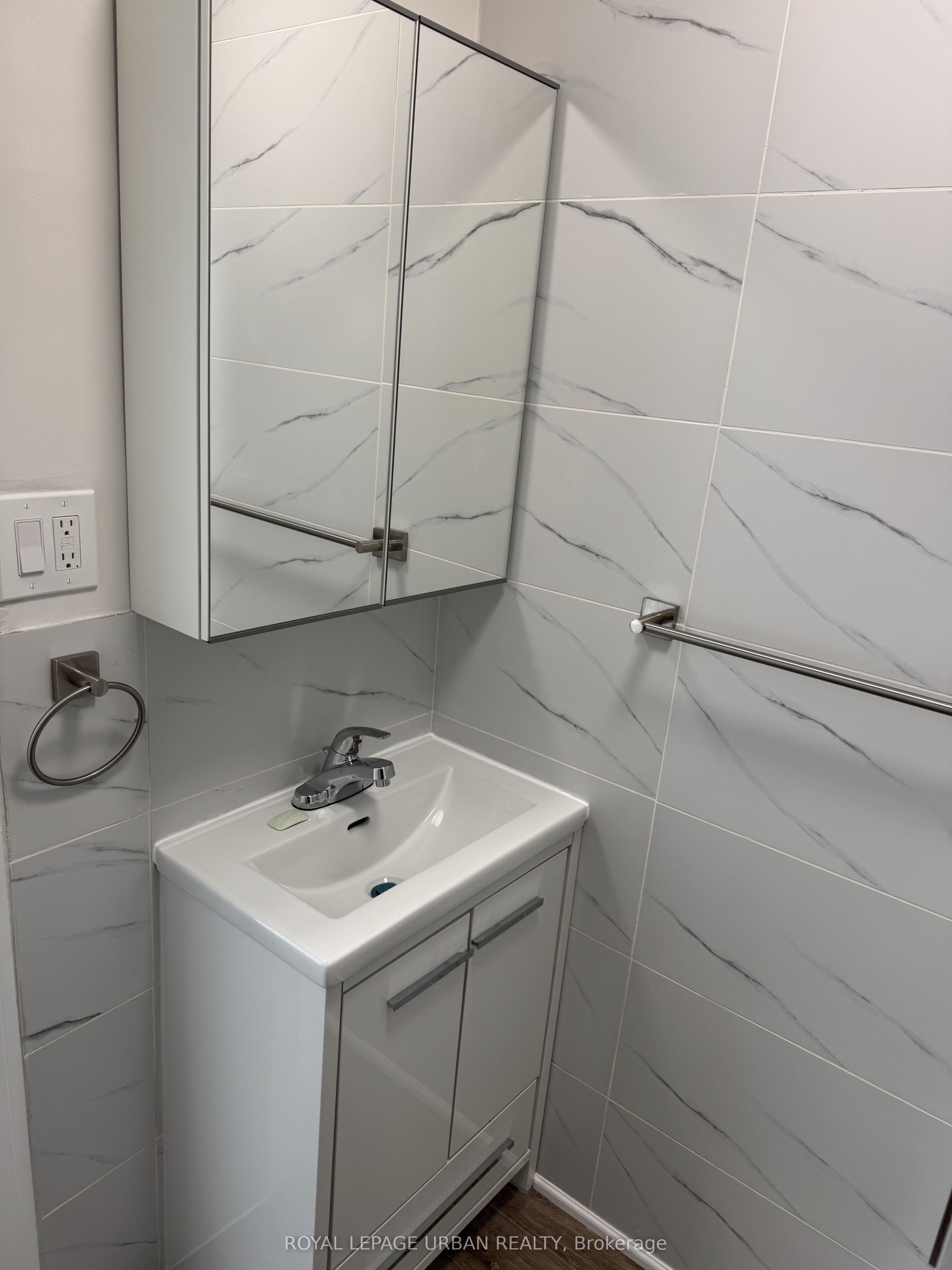 765 Pape Avenue 206, Toronto, ON M4K 3T2 photo 5