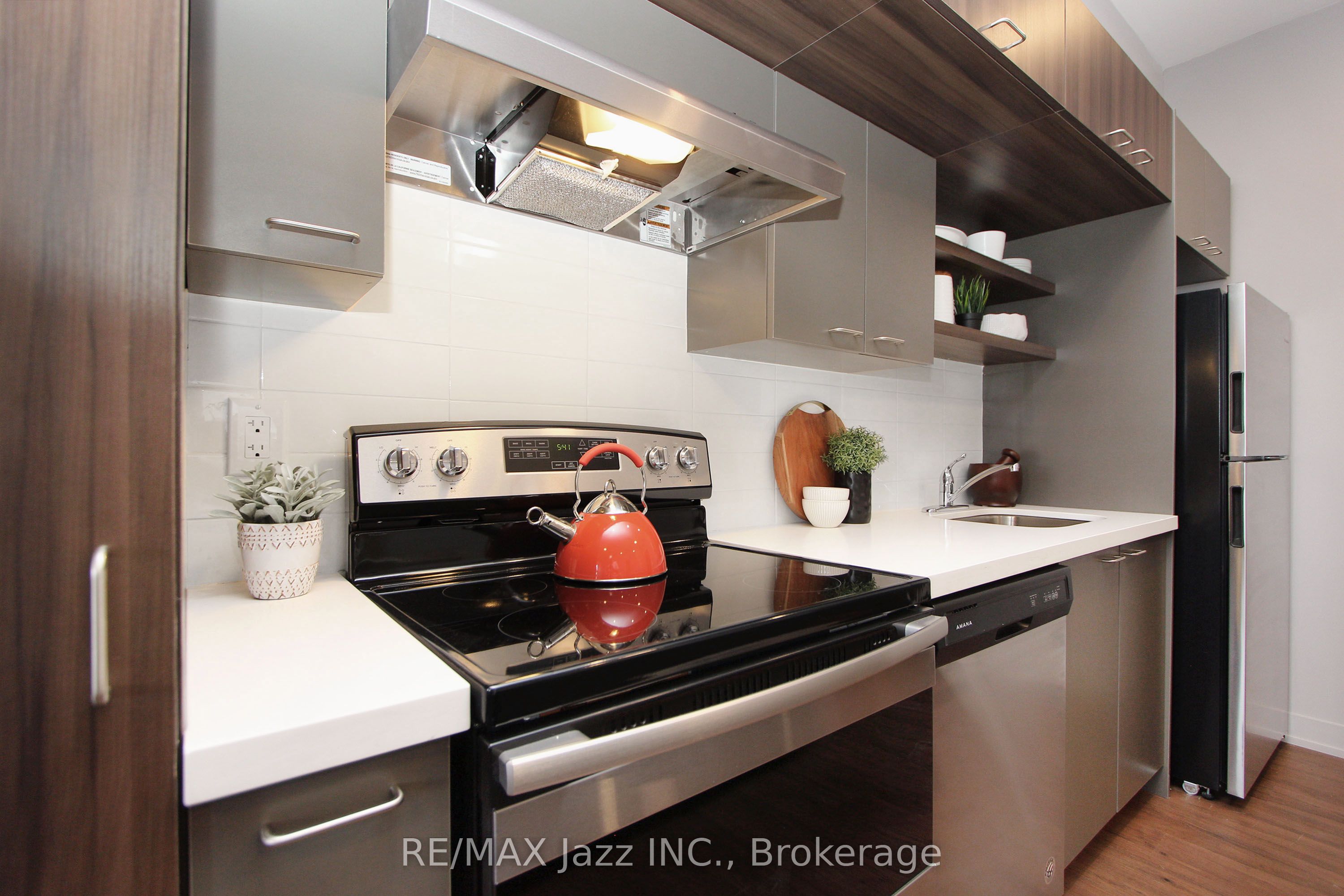 14 1/2 King Street E 207, Oshawa, ON L1H 1A9 photo 4
