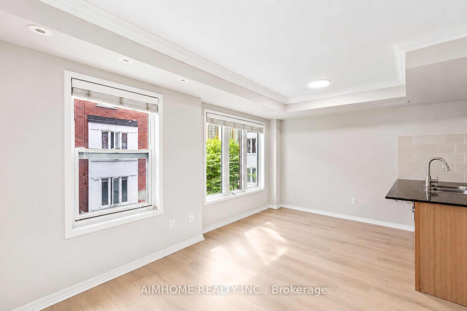 29 Frances Loring Lane 6, Toronto, ON M4M 3G2 photo 4