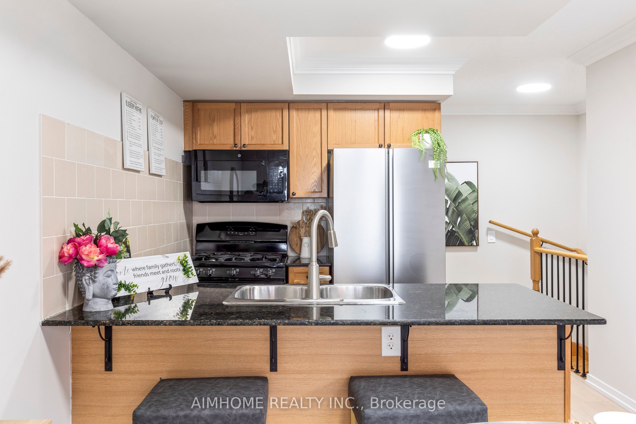 29 Frances Loring Lane 6, Toronto, ON M4M 3G2 photo 5