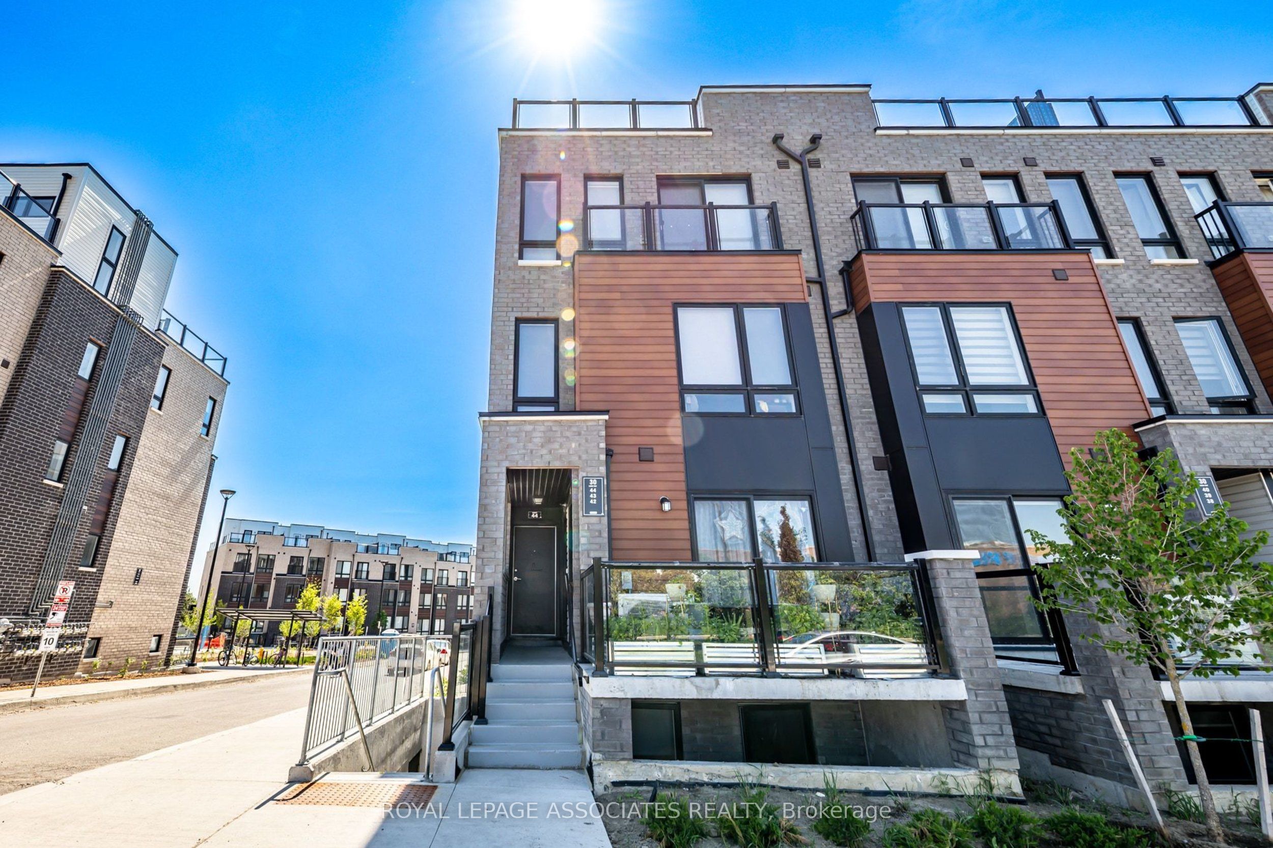30 Liben Way 44, Toronto, ON M1B 0E8