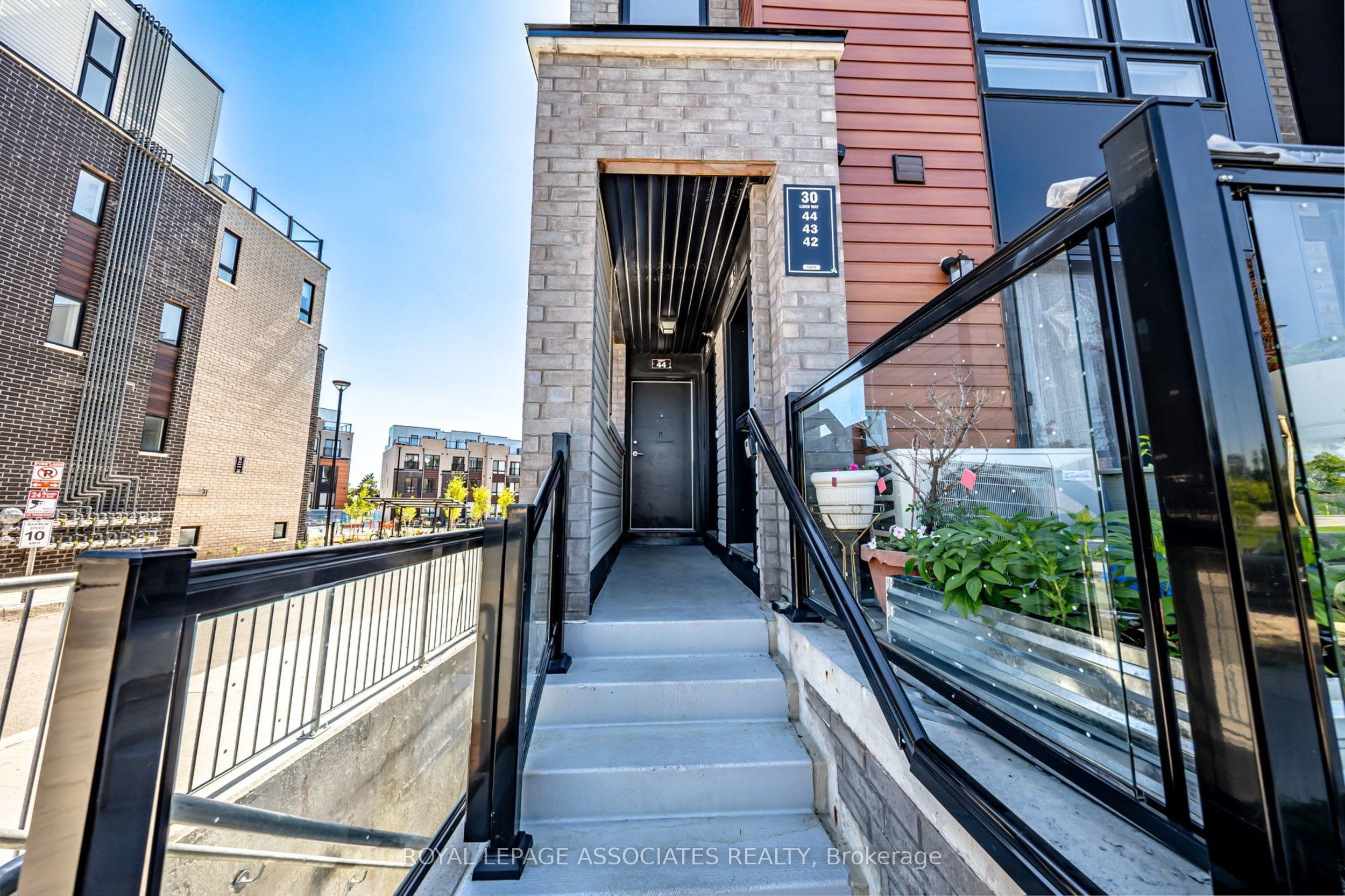 30 Liben Way 44, Toronto, ON M1B 0E8 photo 3