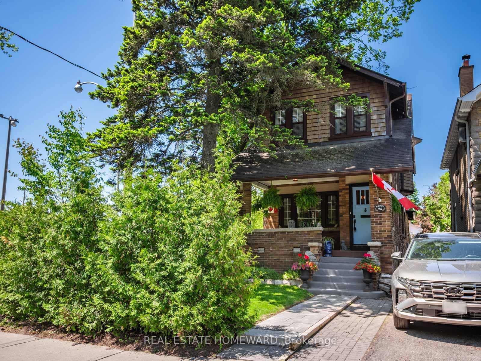 24 Waverley Road, Toronto, ON M4L 3T1 photo 2
