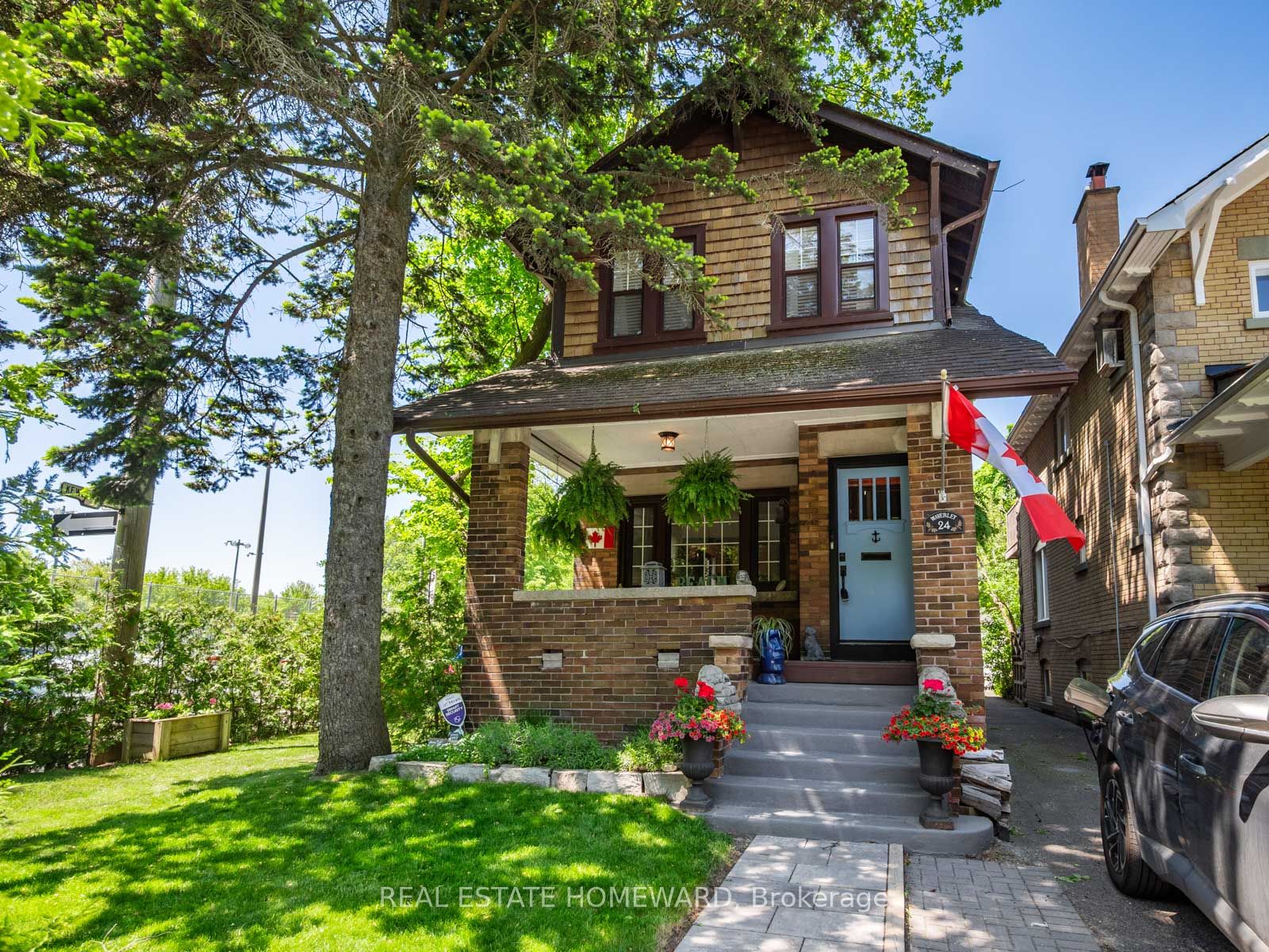 24 Waverley Road, Toronto, ON M4L 3T1 photo 3