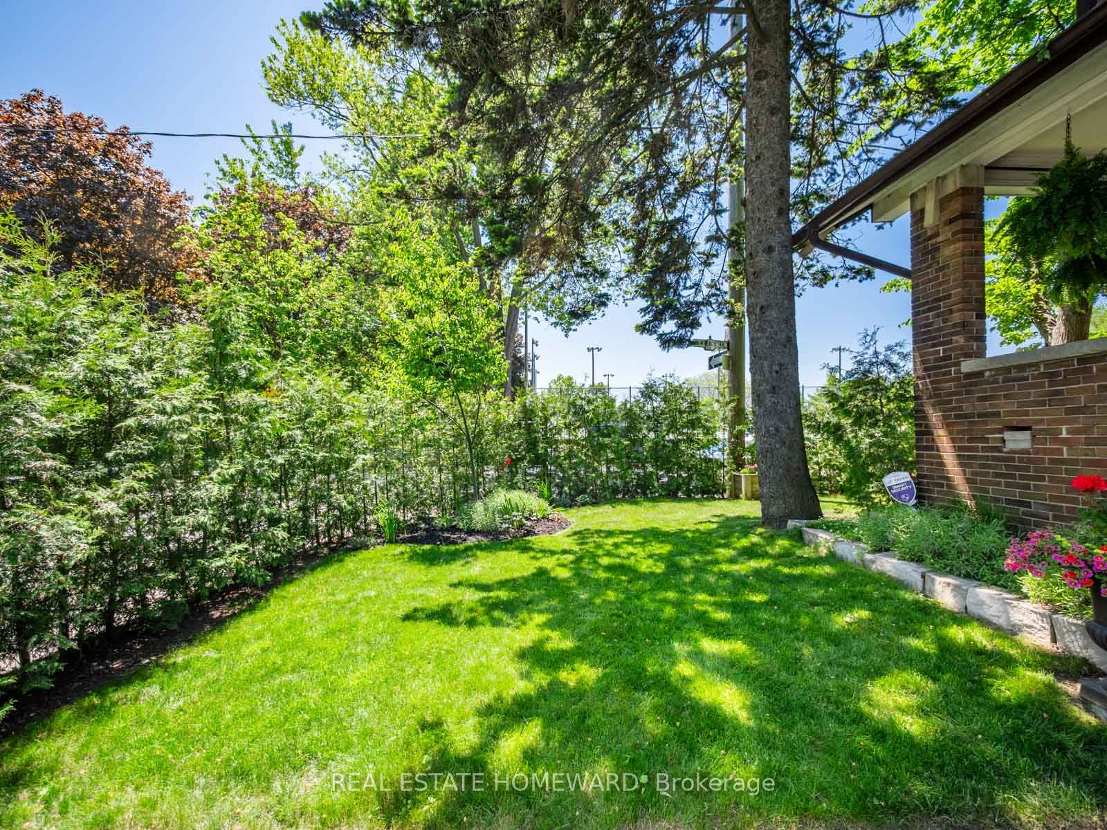 24 Waverley Road, Toronto, ON M4L 3T1 photo 4