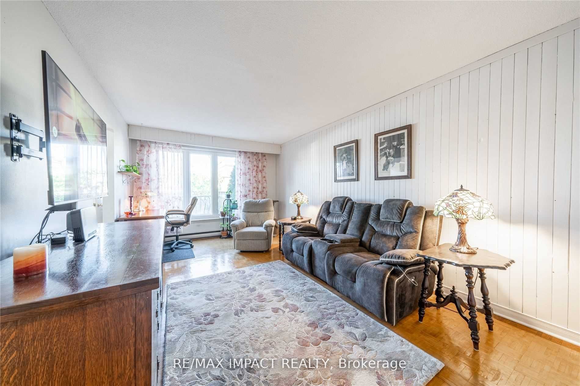 33 Taunton Road E 28, Oshawa, ON L1G 3T6 photo 5