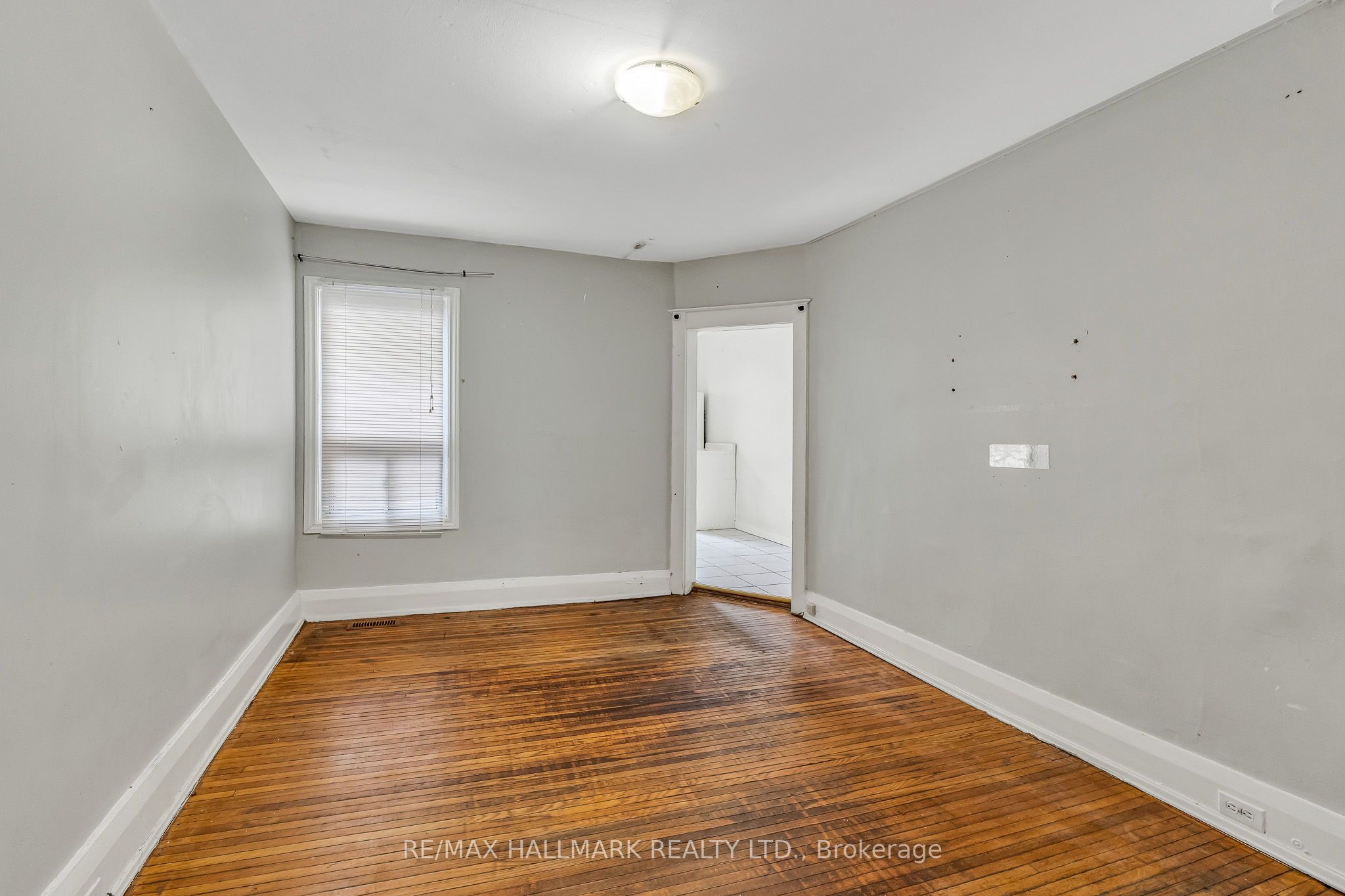20 Kelvin Avenue, Toronto, ON M4C 5C8 photo 5