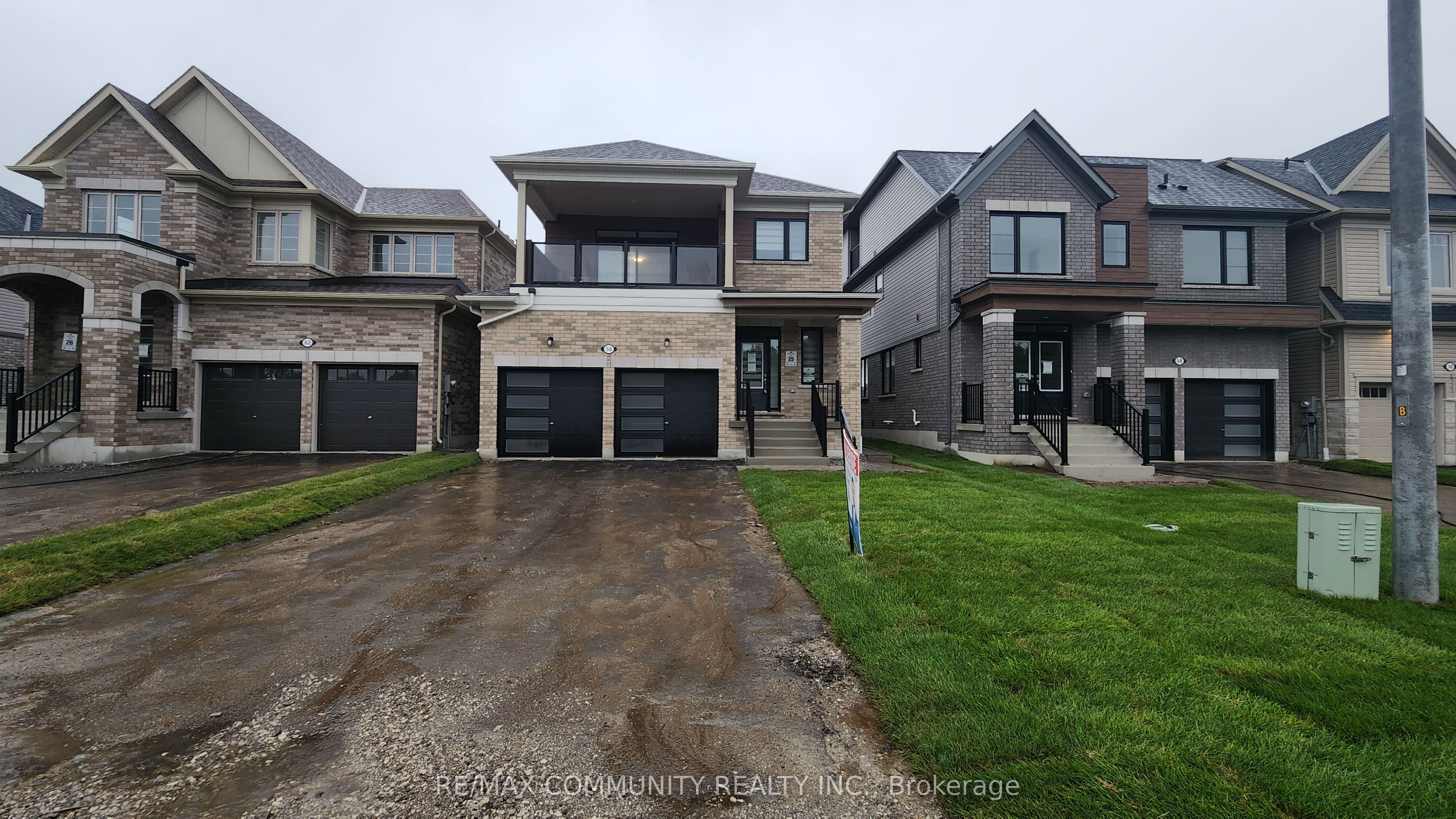 58 Donald Cameron Crescent A, Clarington, ON L1E 0M4 photo 2
