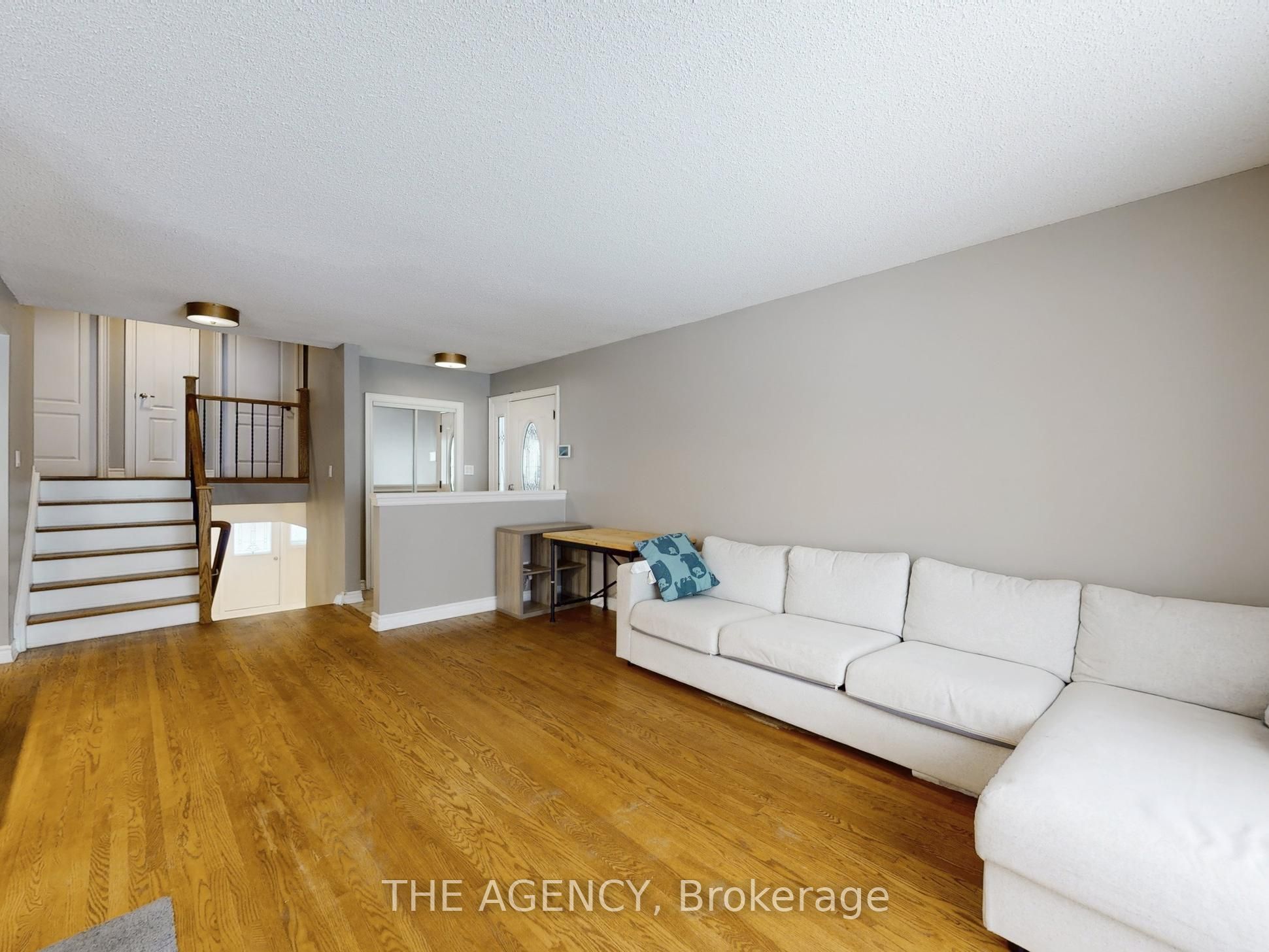 54 Manorglen Crescent, Toronto, ON M1S 1W4 photo 3