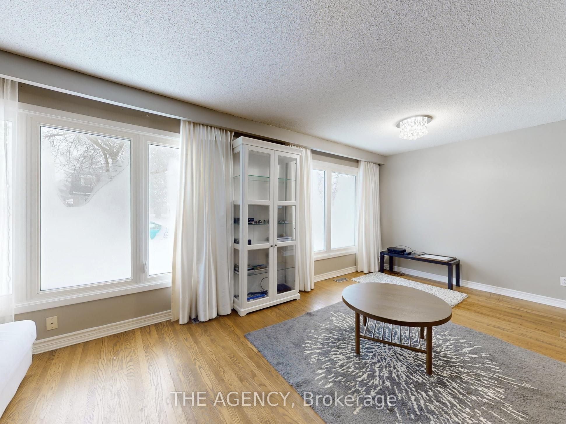54 Manorglen Crescent, Toronto, ON M1S 1W4 photo 4