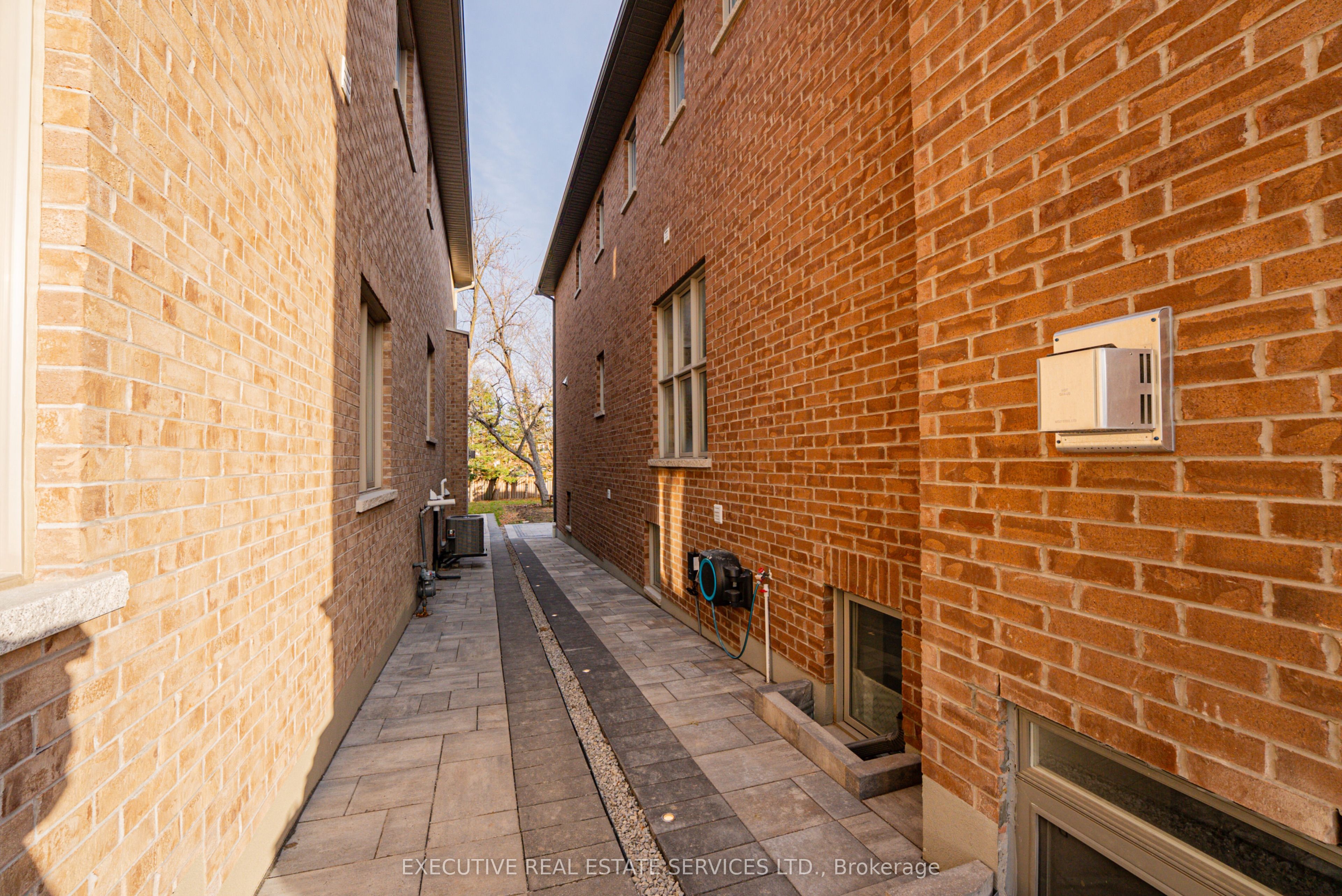 337 Centennial Road BSMT, Toronto, ON M1C 2A4 photo 4