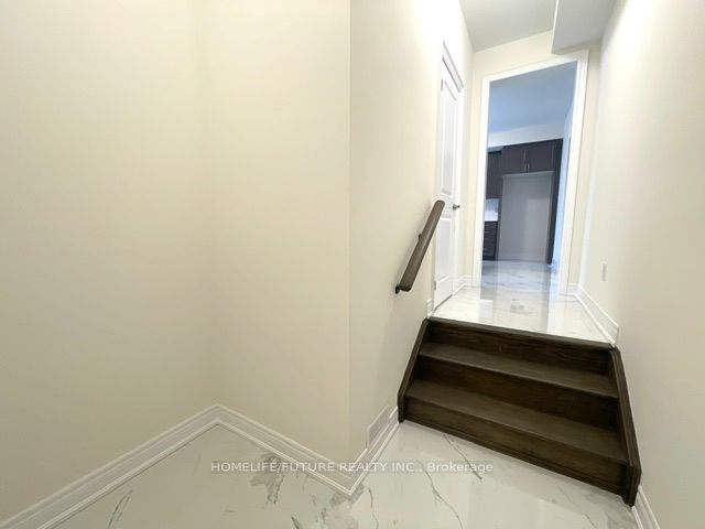 15 Wesley Brooks Street, Clarington, ON L1B 0W1 photo 4