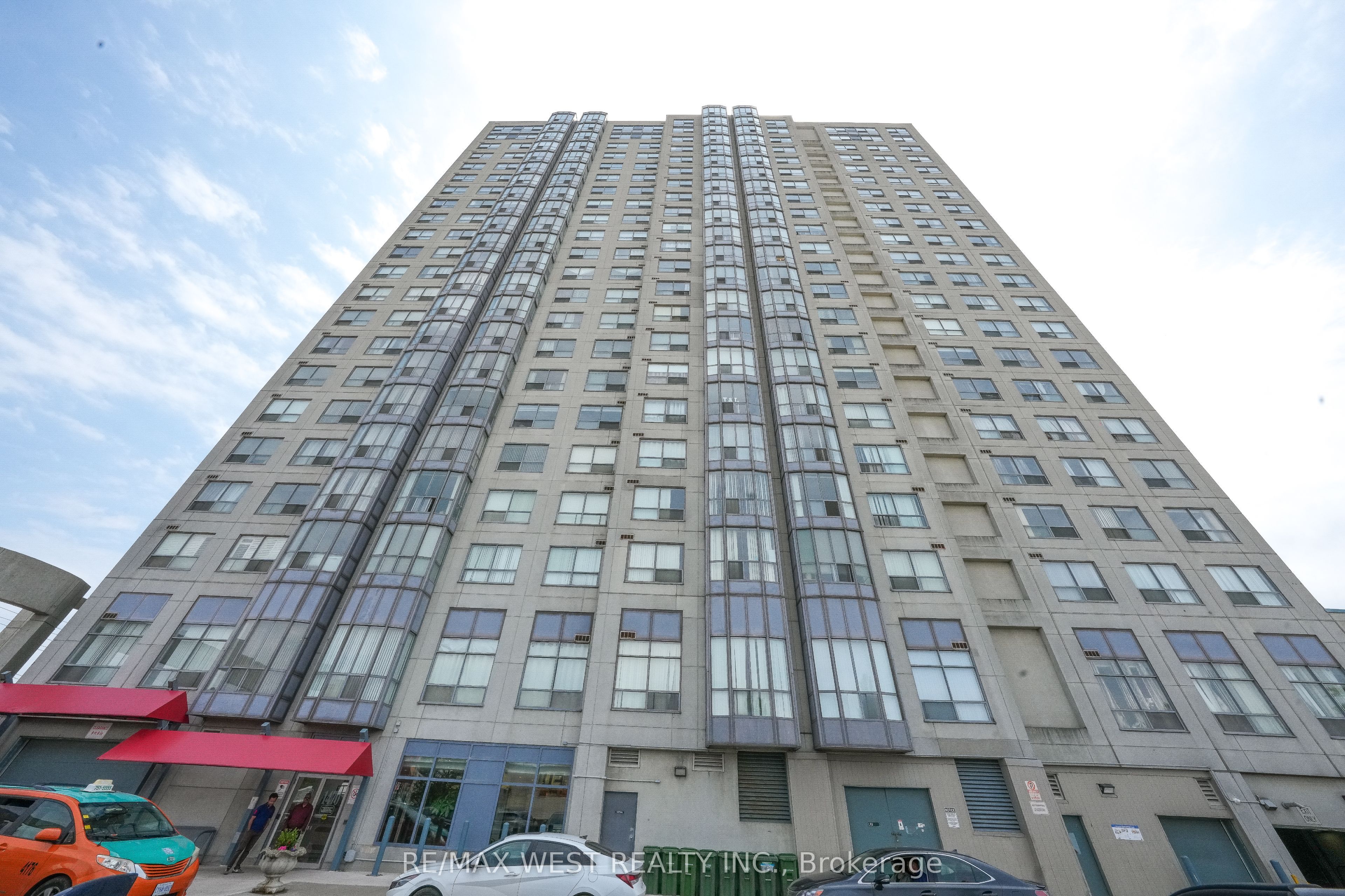 1470 Midland Avenue 608, Toronto, ON M1P 3B9 photo 3