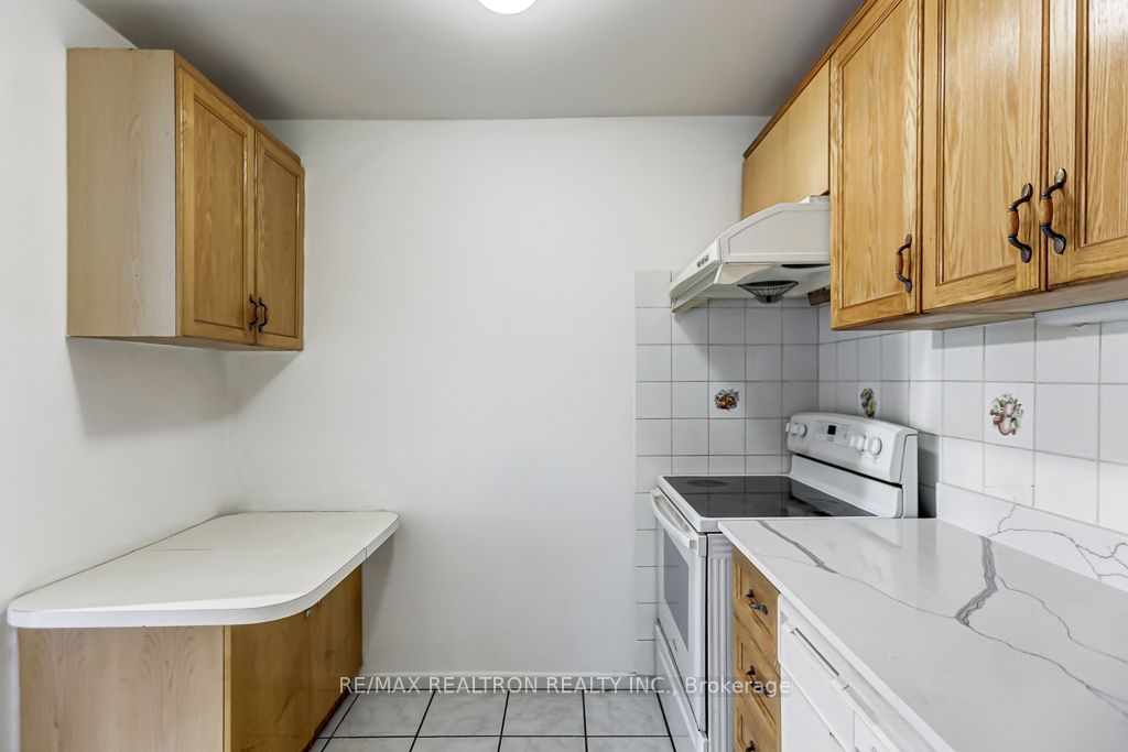 100 Mornelle Court 1045, Toronto, ON M1E 4X2 photo 5