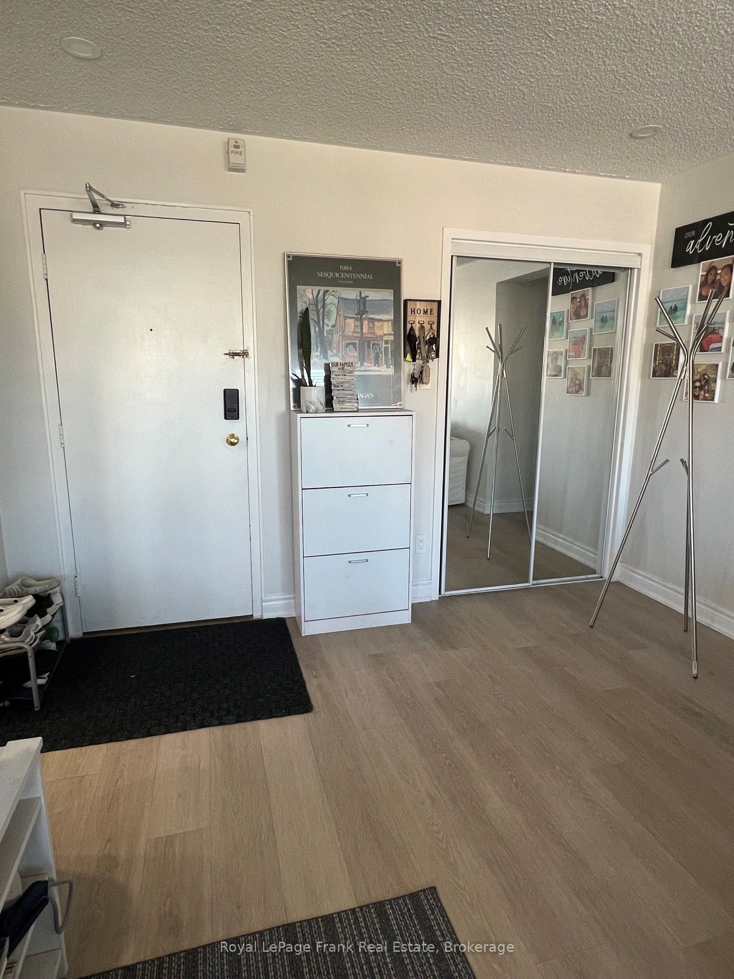 131 Taunton Road E 409, Oshawa, ON L1G 3T8