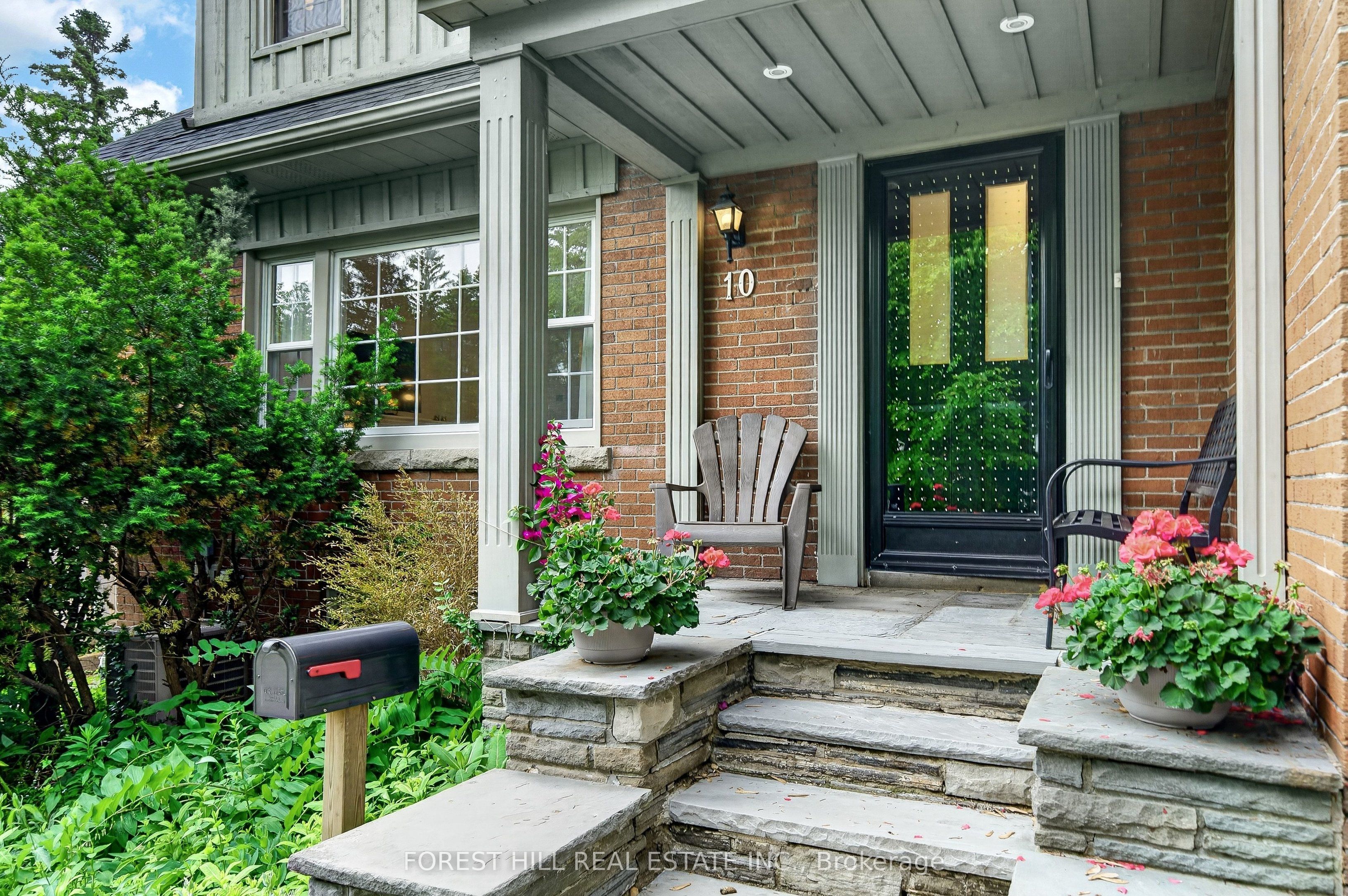 10 Highcliff Crescent, Toronto, ON M1M 1A6 photo 2
