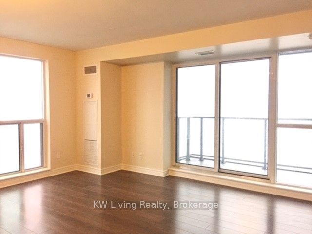 50 Town Centre Court 2808, Toronto, ON M1P 0A9 photo 4