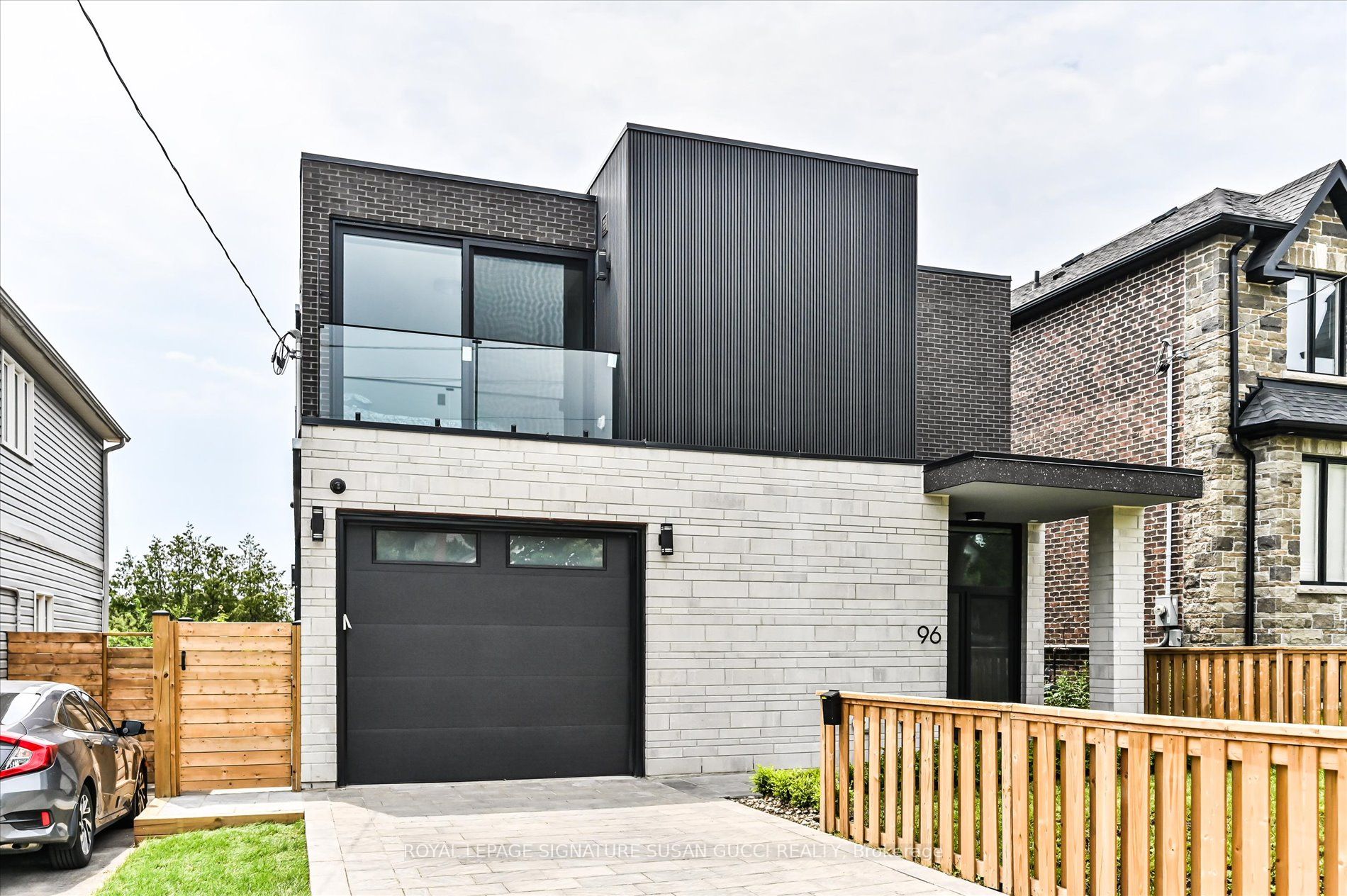 96 Squires Avenue, Toronto, ON M4B 2S1 photo 2