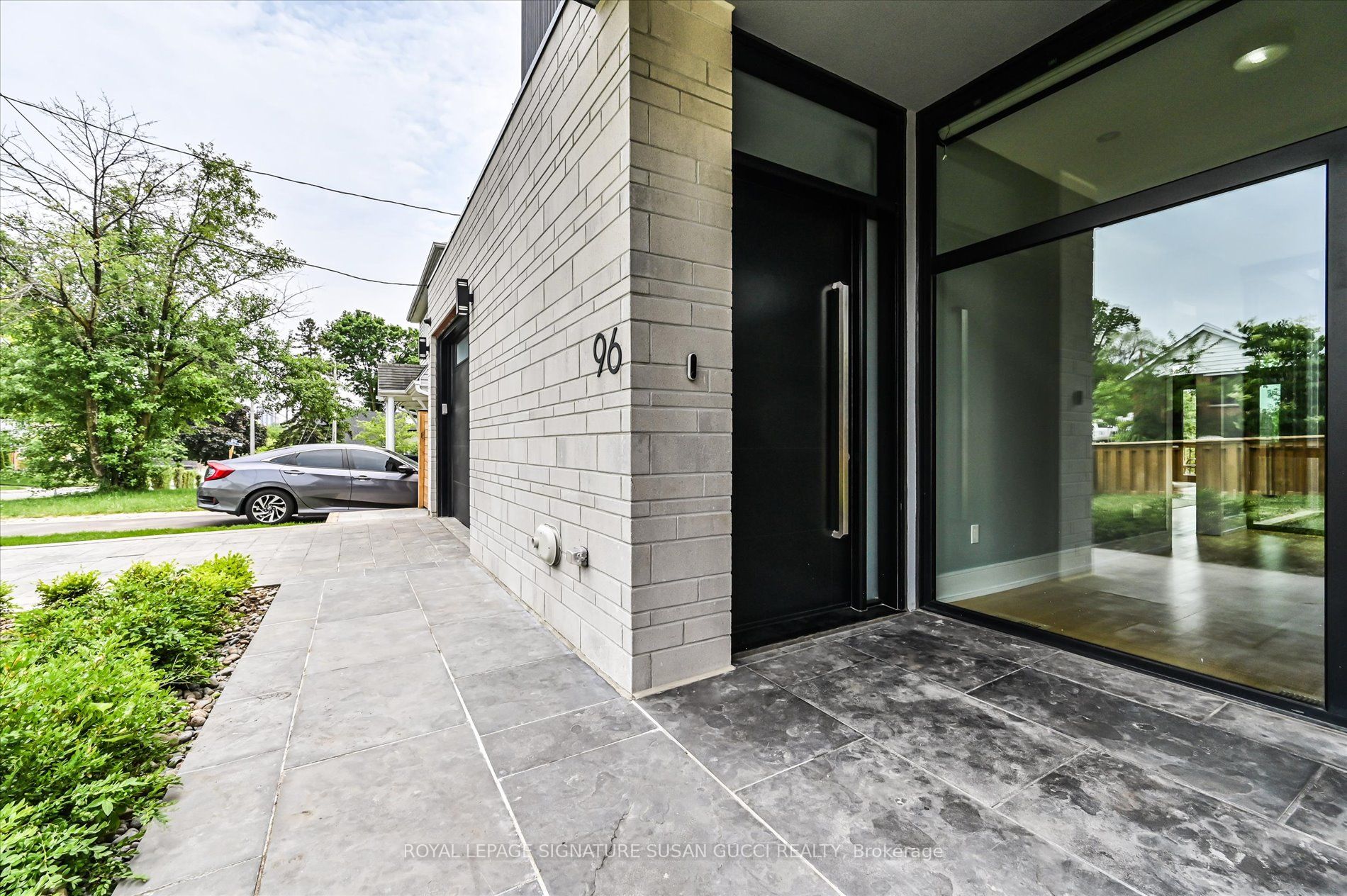 96 Squires Avenue, Toronto, ON M4B 2S1 photo 4