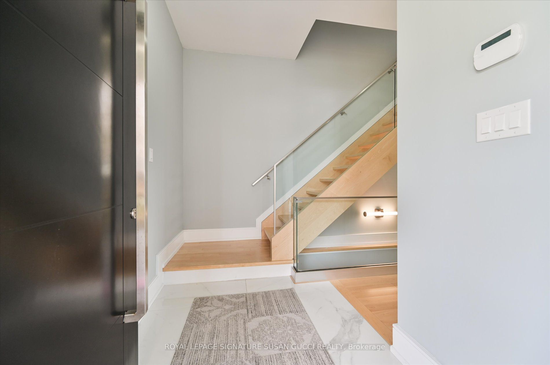 96 Squires Avenue, Toronto, ON M4B 2S1 photo 5