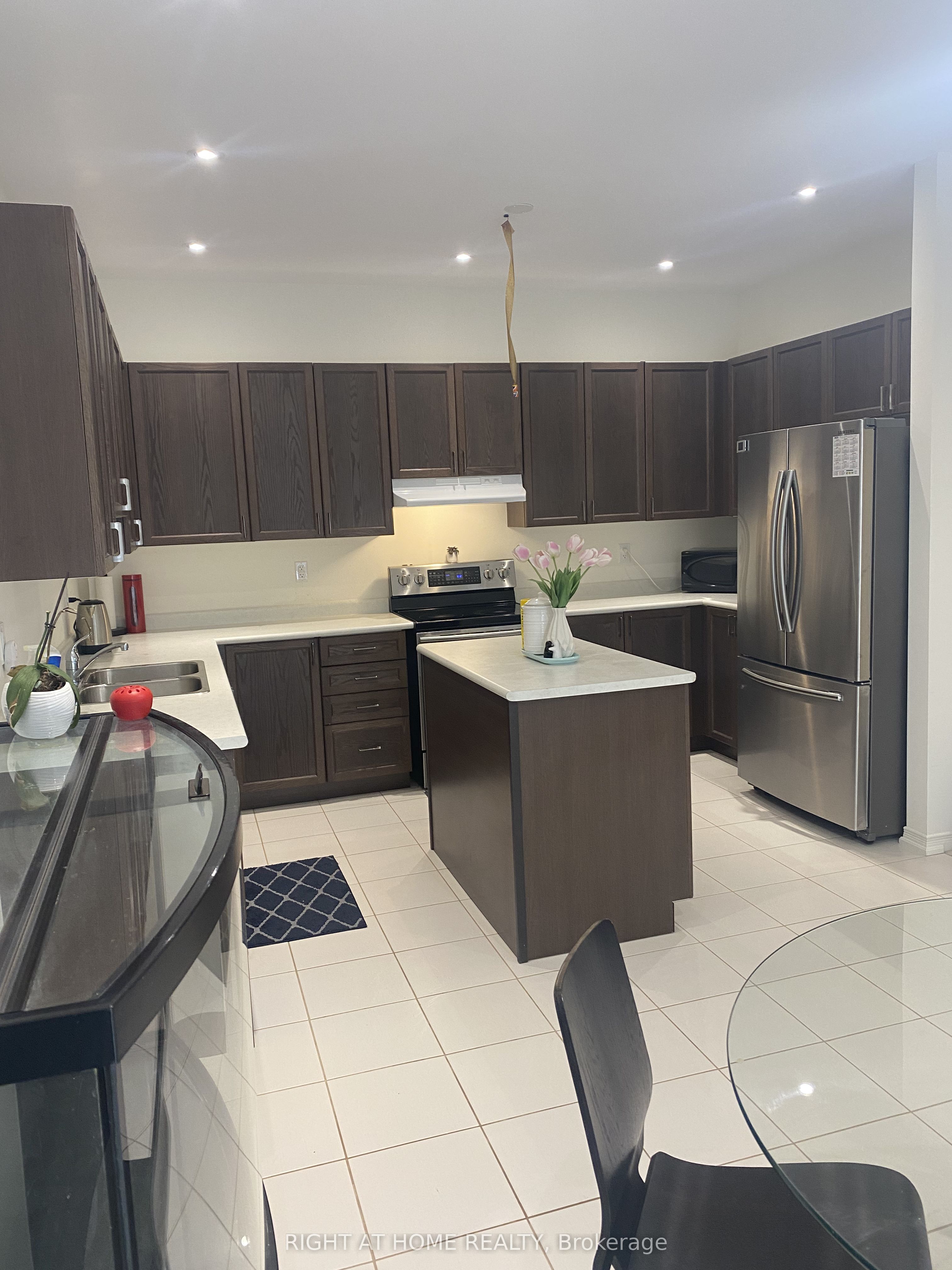 1796 William Lott Drive, Oshawa, ON L1K 0X8 photo 5