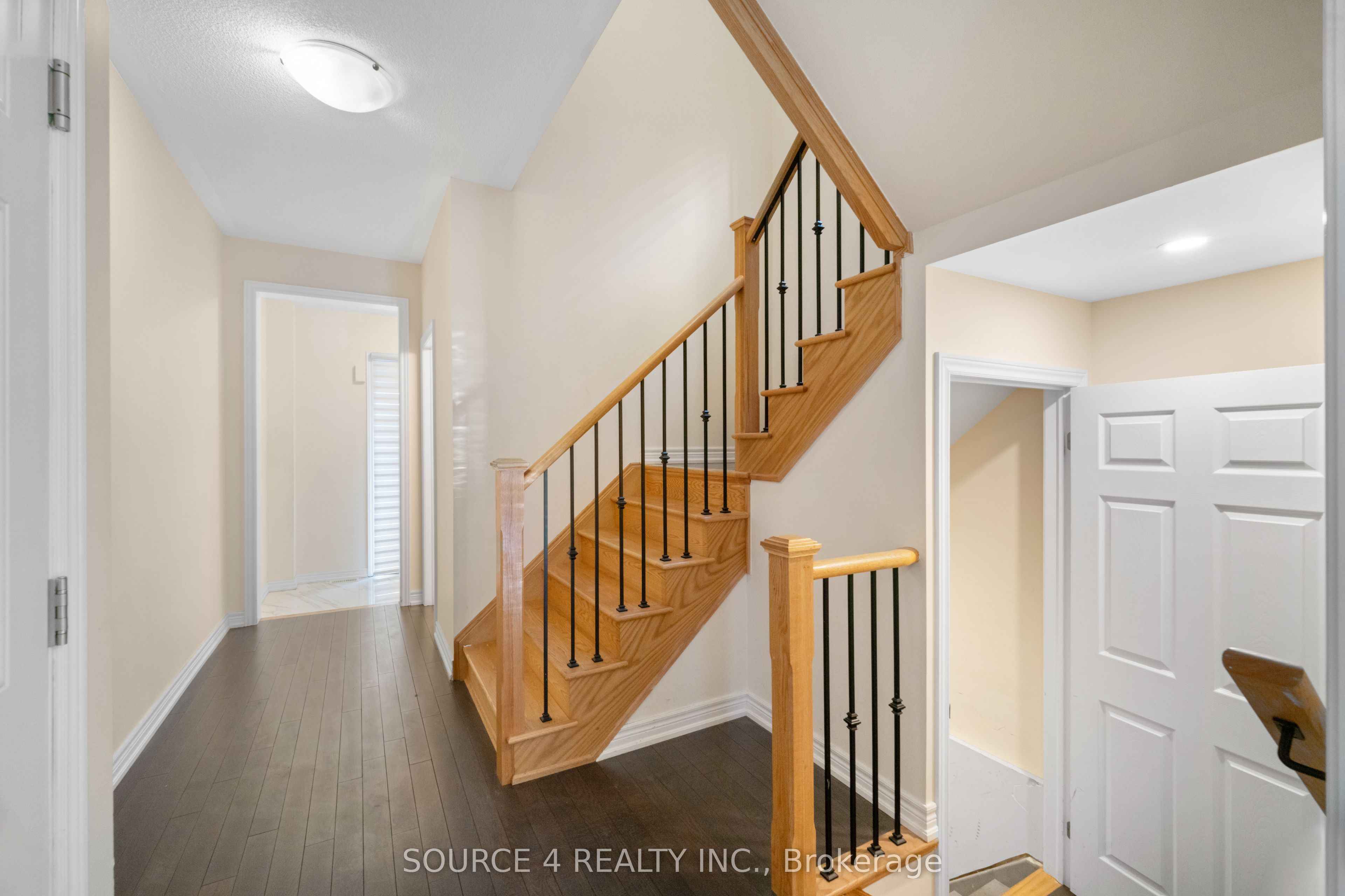 2426 Hibiscus Drive, Pickering, ON L1X 0G7 photo 3