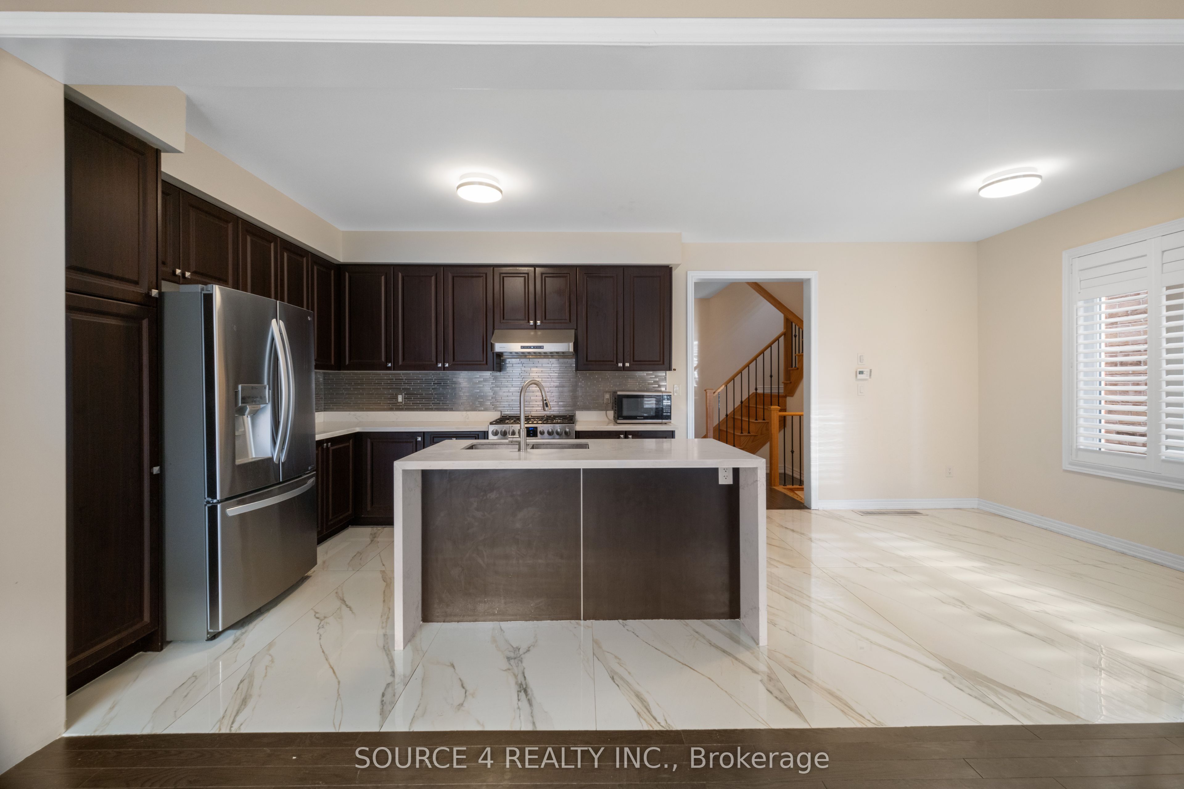 2426 Hibiscus Drive, Pickering, ON L1X 0G7 photo 4