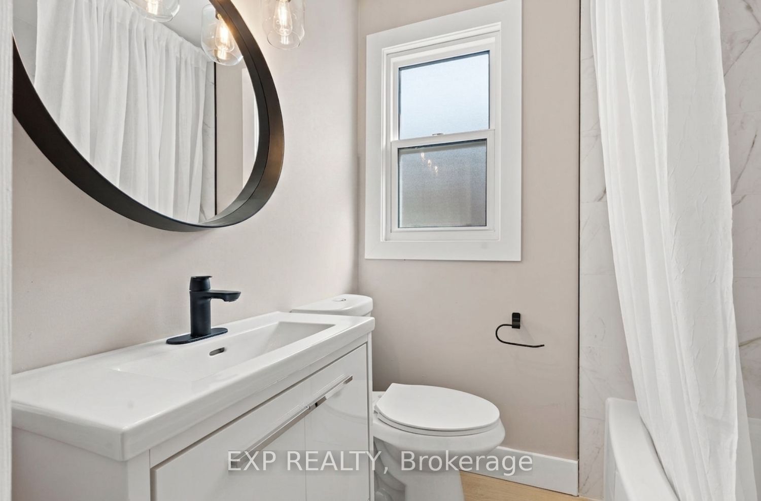 780 Oxford Street, Oshawa, ON L1J 3W1 photo 5