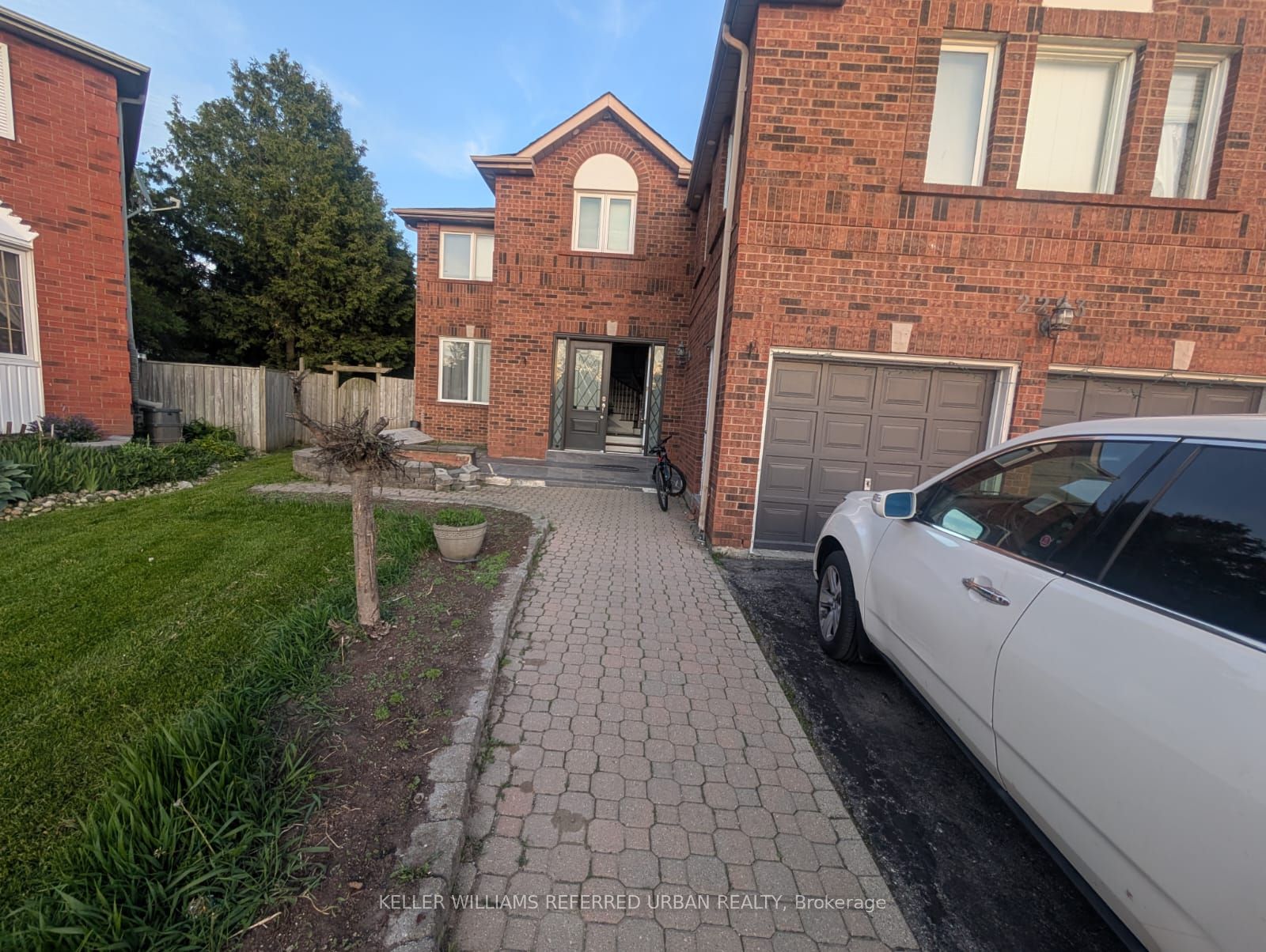 2293 Beare Court 1 Bedroom Bsmt, Pickering, ON L1X 2L2 photo 2