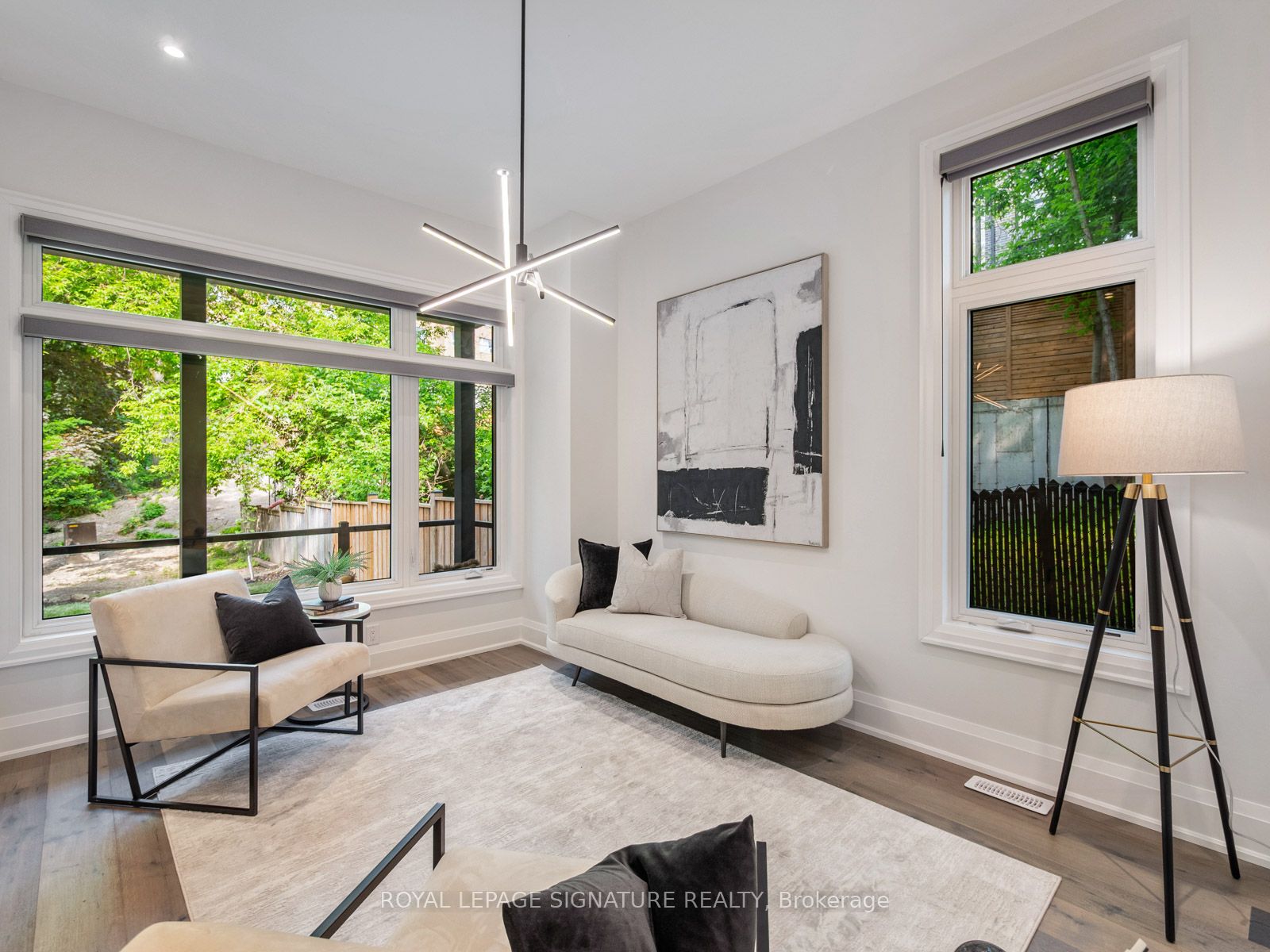 219 Wheeler Avenue, Toronto, ON M4L 3V7 photo 2