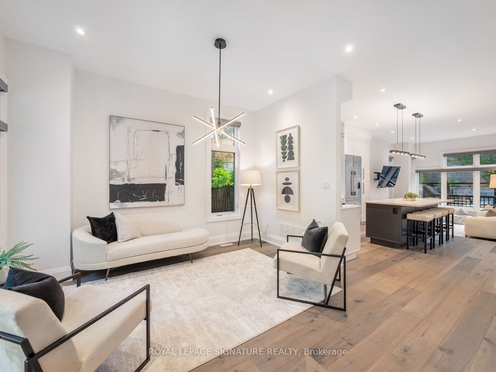 219 Wheeler Avenue, Toronto, ON M4L 3V7 photo 3