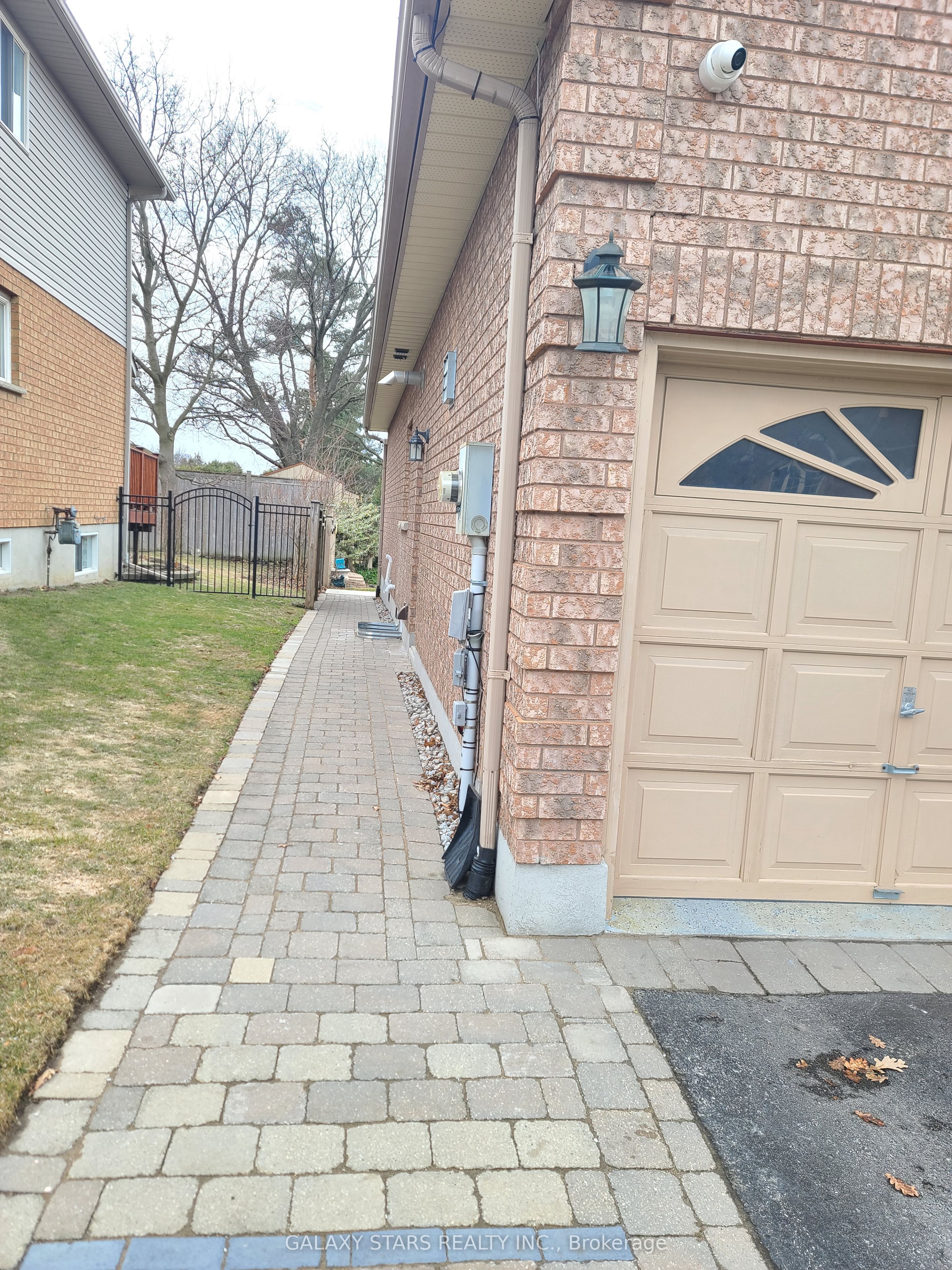 907 Oberland Drive Bsmnt, Oshawa, ON L1K 2M2 photo 2